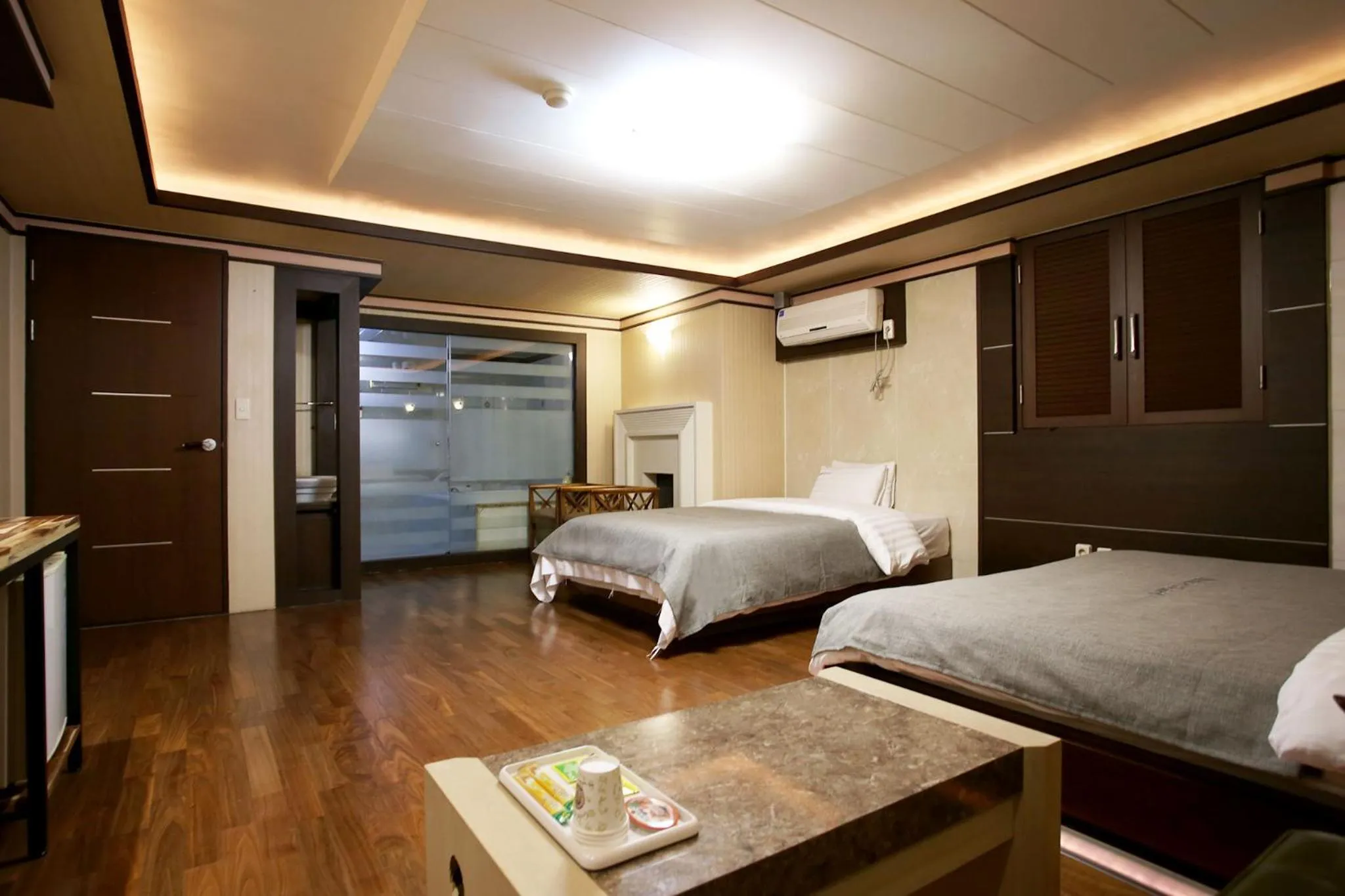 Room Photo in Mate Hotel