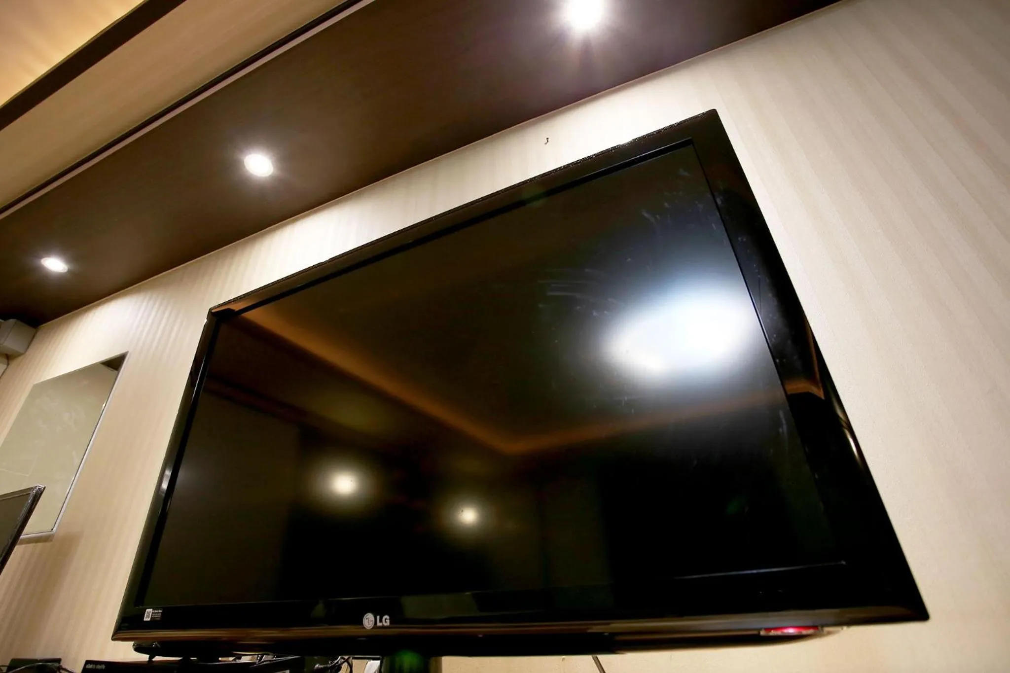 TV/Entertainment Center in Mate Hotel