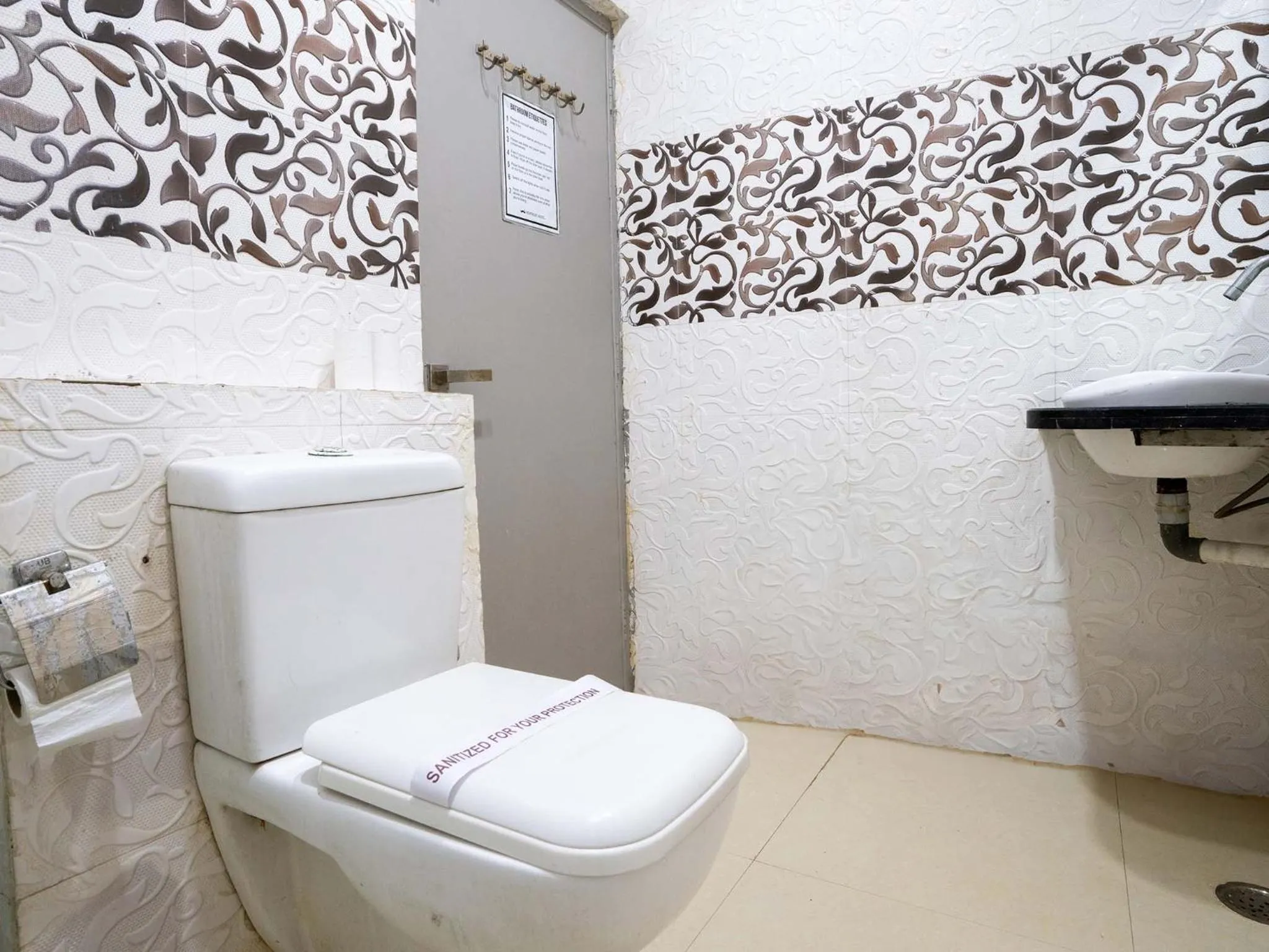 Bathroom in Moustache Agra