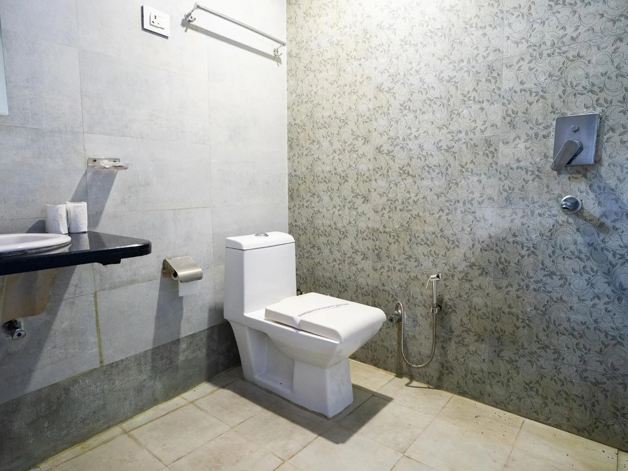 Bathroom in Moustache Agra