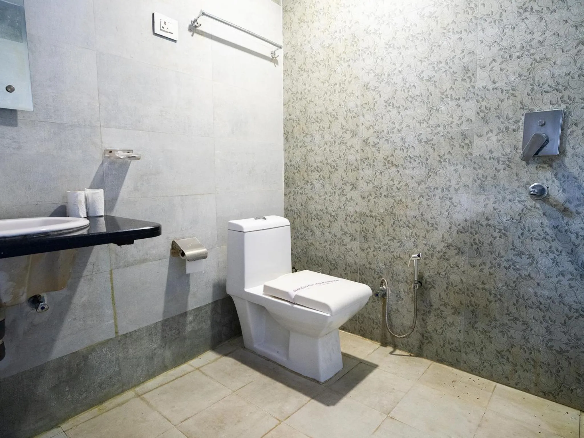 Bathroom in Moustache Agra