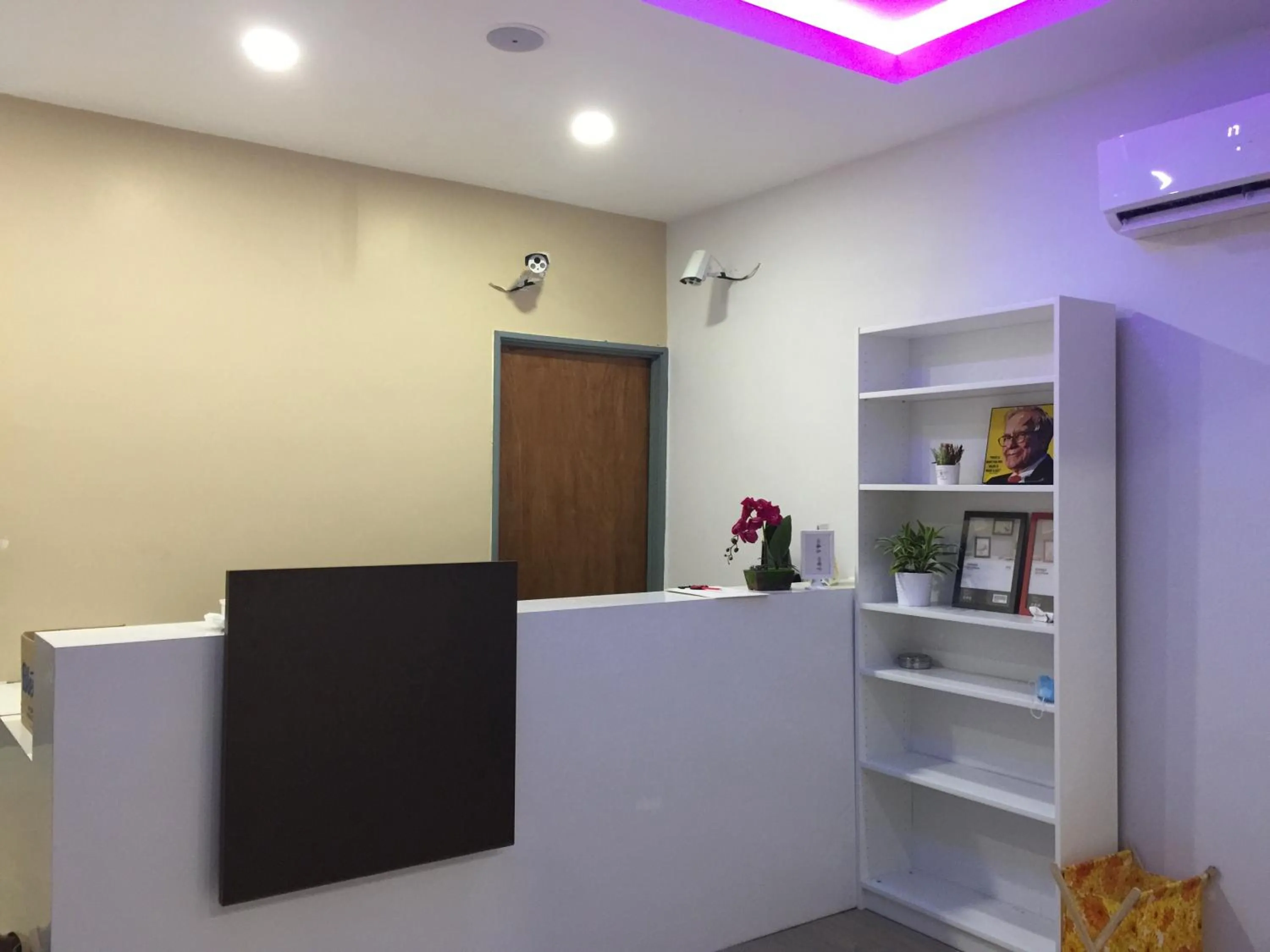 Facade/entrance in The b'Hotel