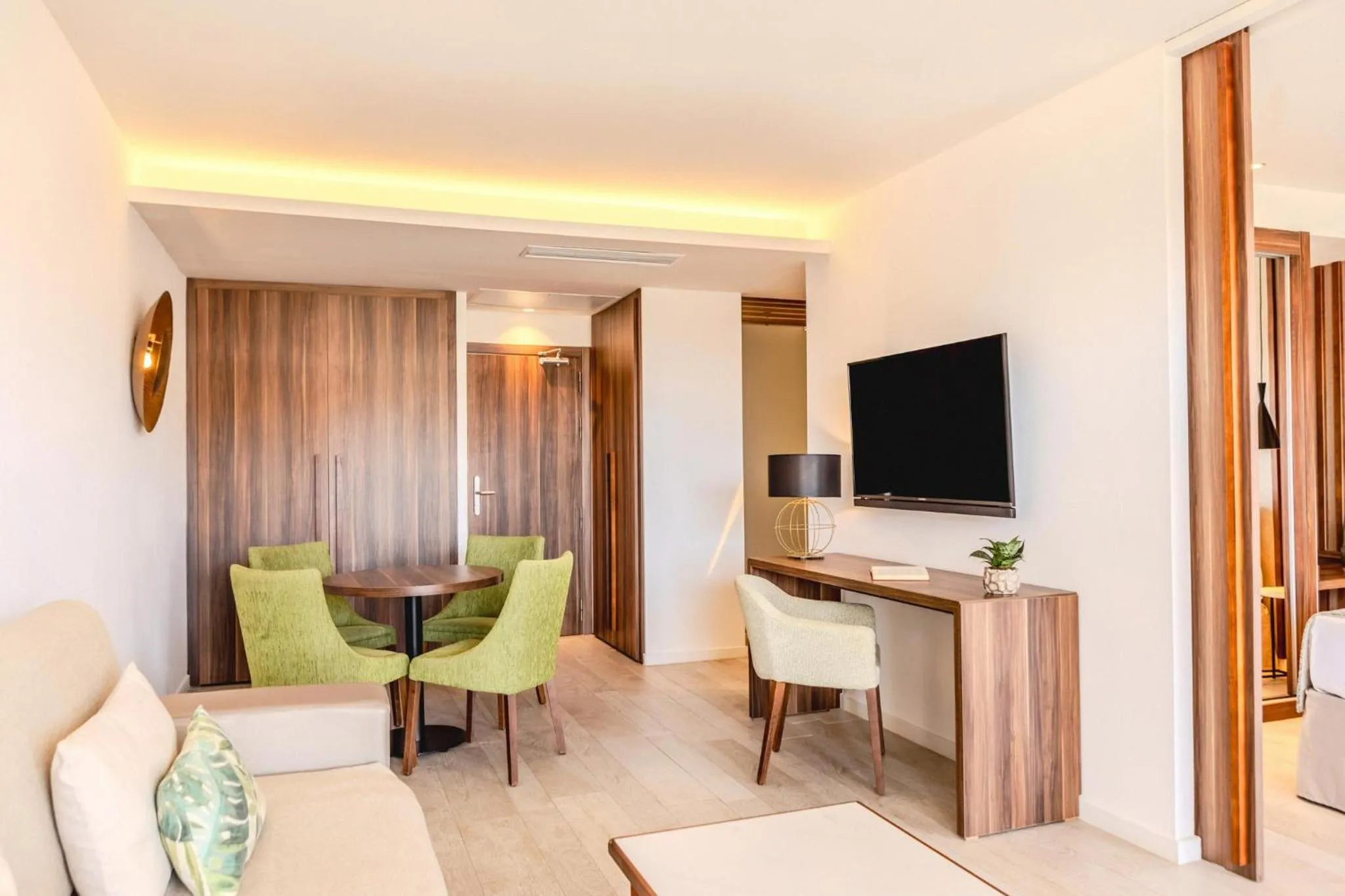 Photo of the whole room in Zafiro Palace Palmanova