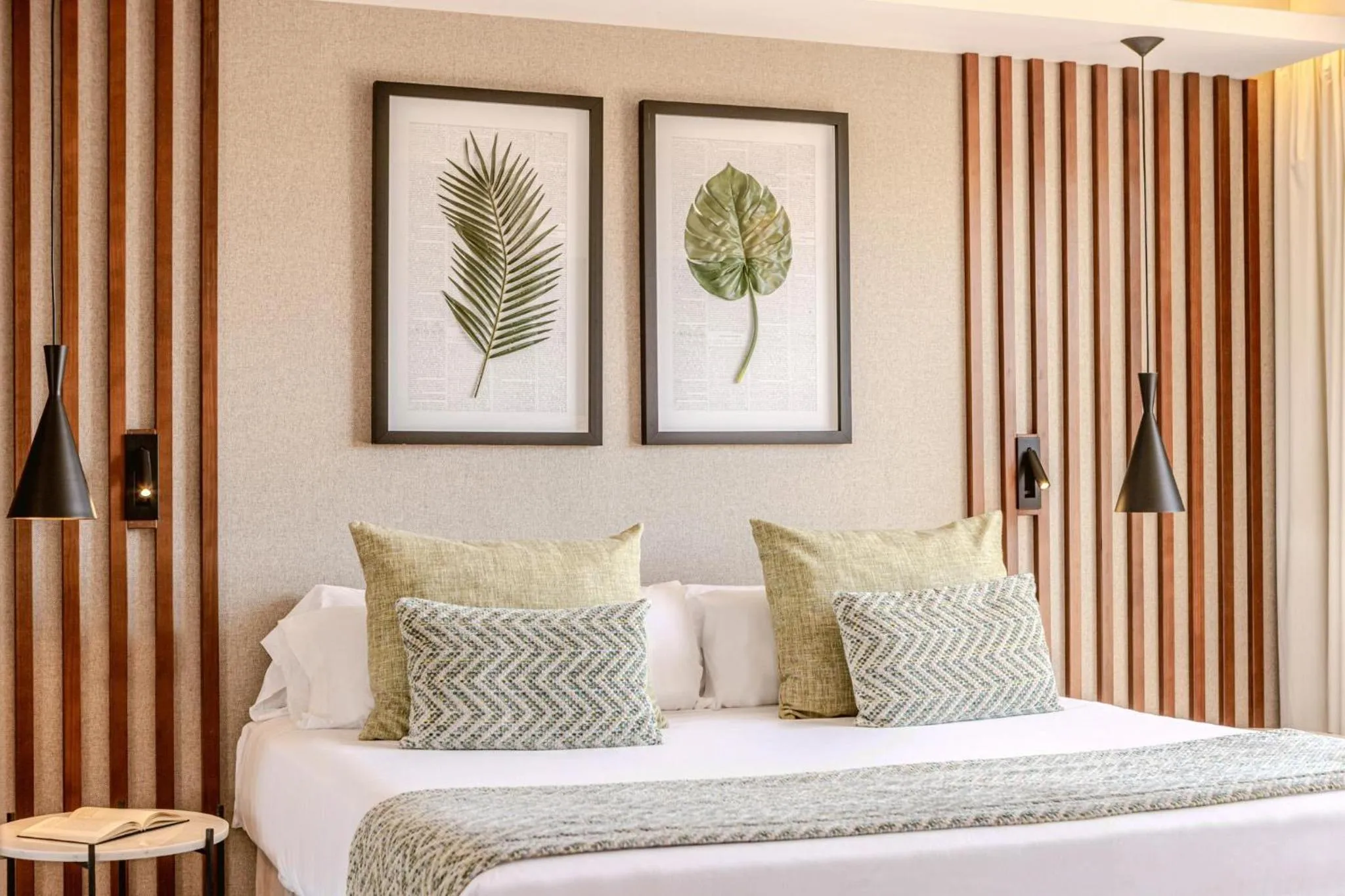 Photo of the whole room, Bed in Zafiro Palace Palmanova