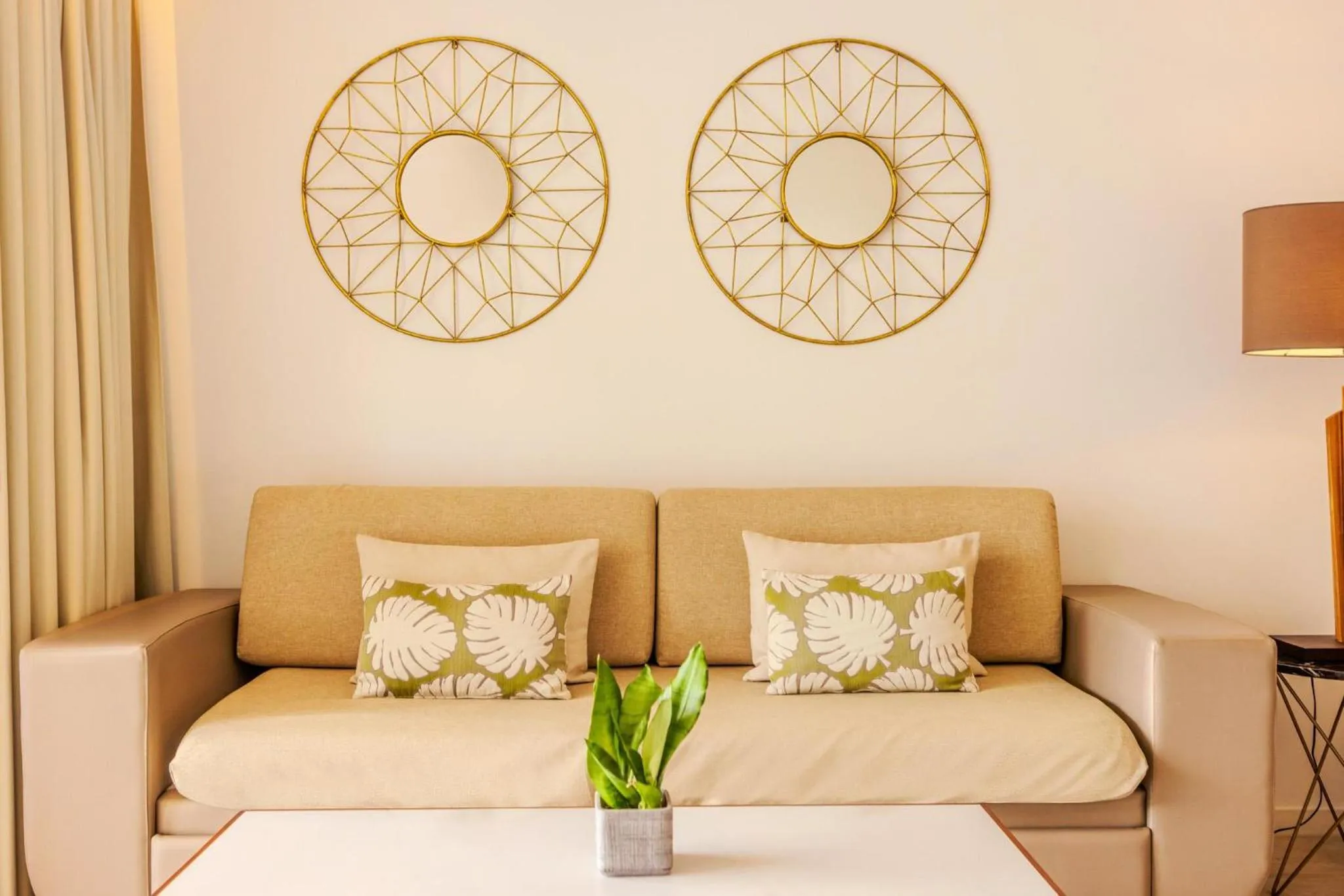 Photo of the whole room in Zafiro Palace Palmanova