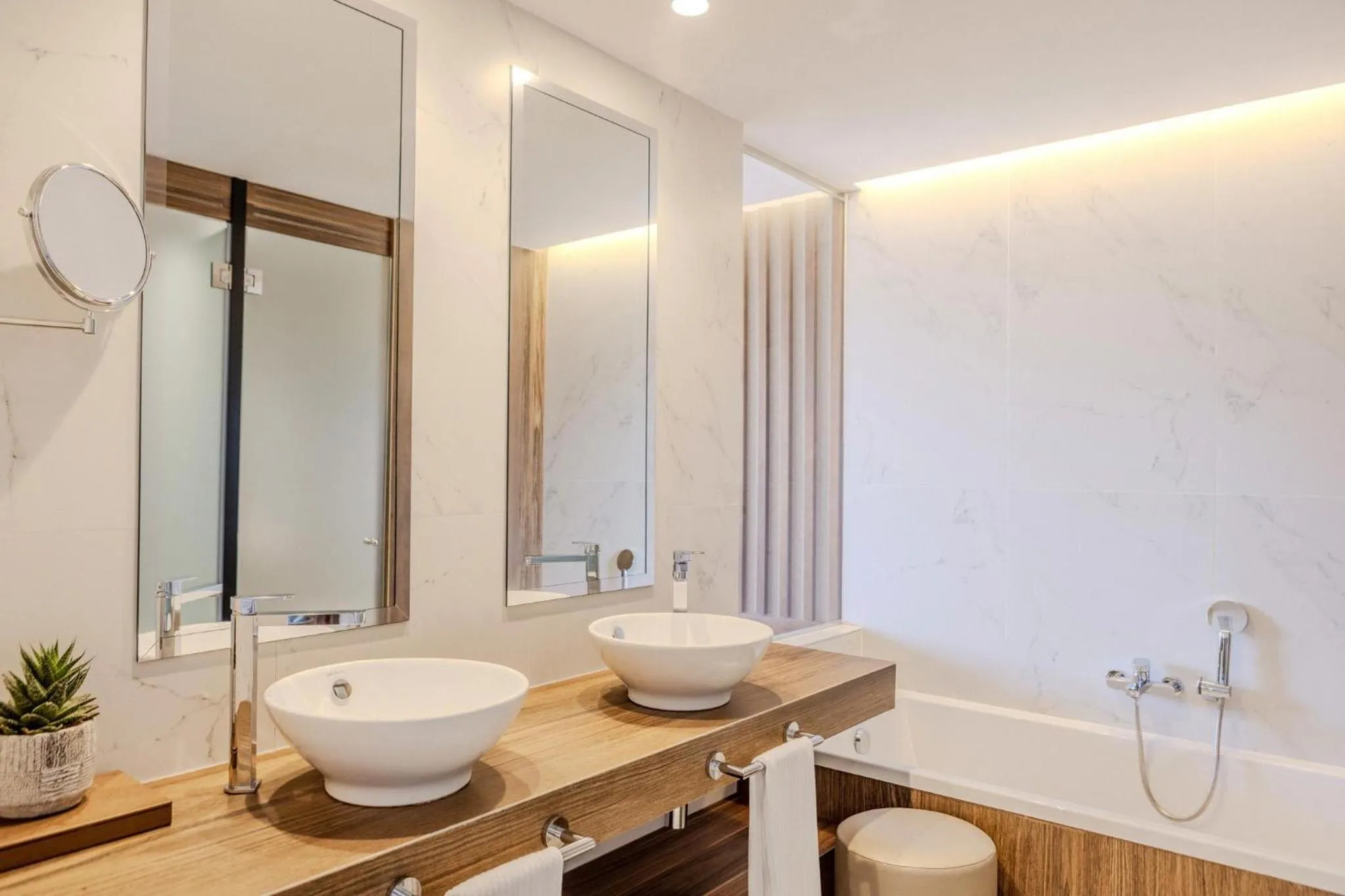 Bathroom in Zafiro Palace Palmanova