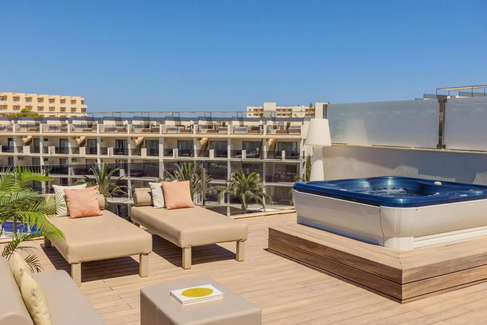 Photo of the whole room in Zafiro Palace Palmanova