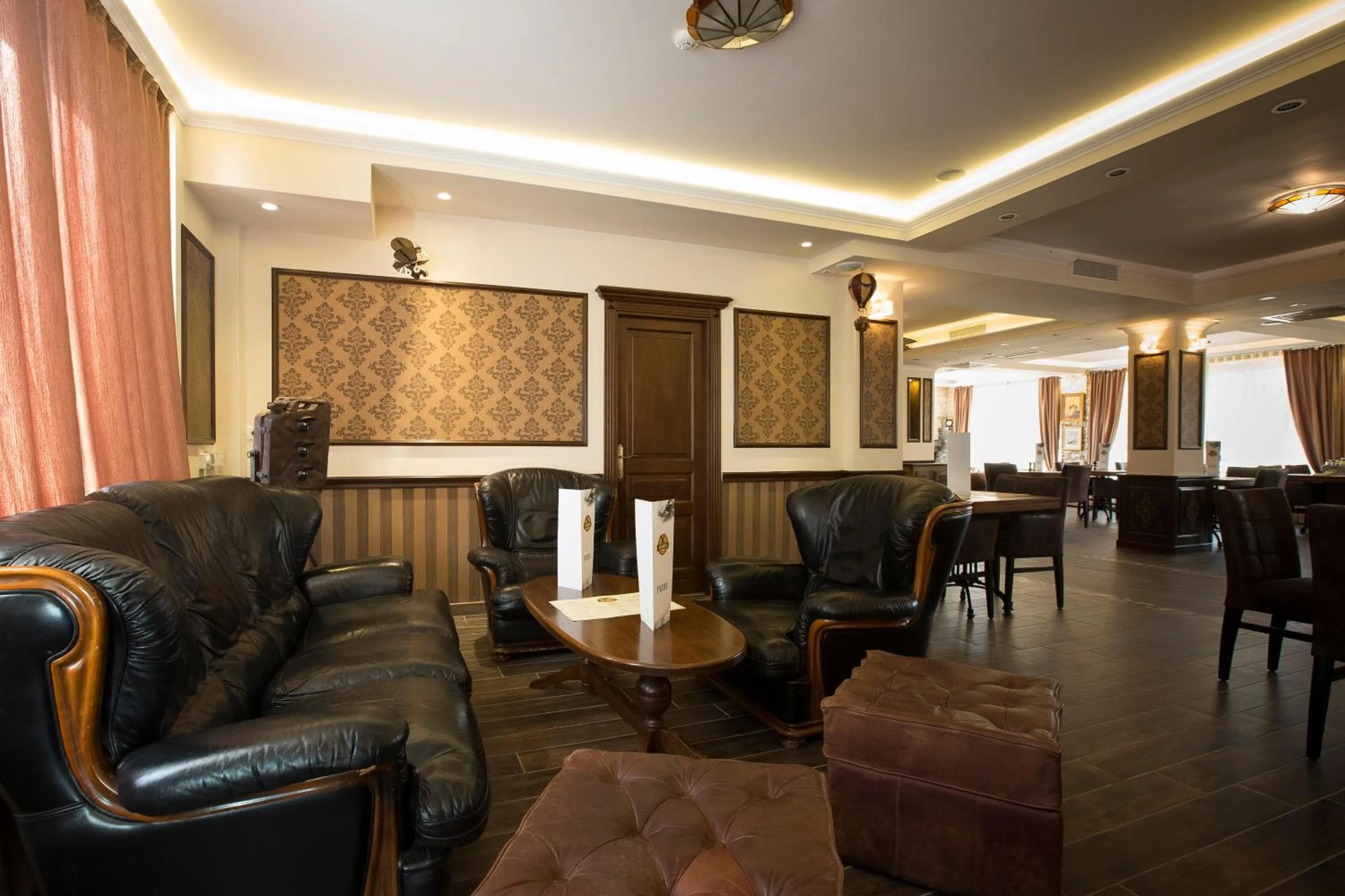 Lounge or bar in Hotel Aviator Boutique