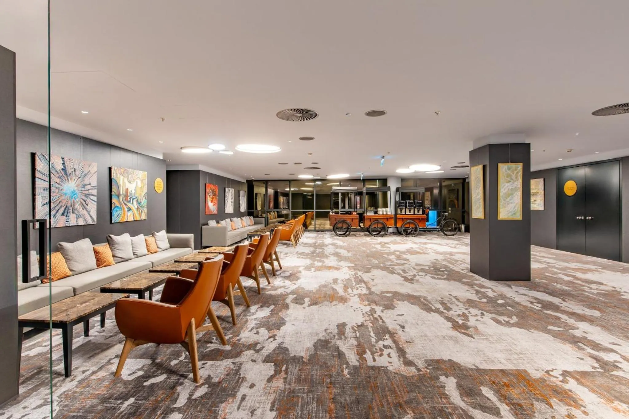 Lobby or reception in Crowne Plaza Podgorica by IHG