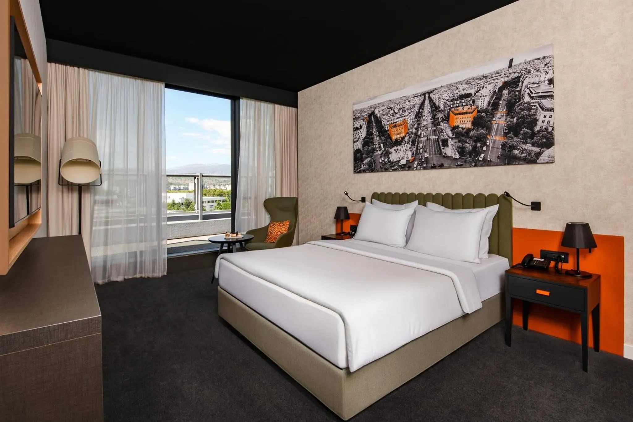 Photo of the whole room, Bed in Crowne Plaza Podgorica by IHG