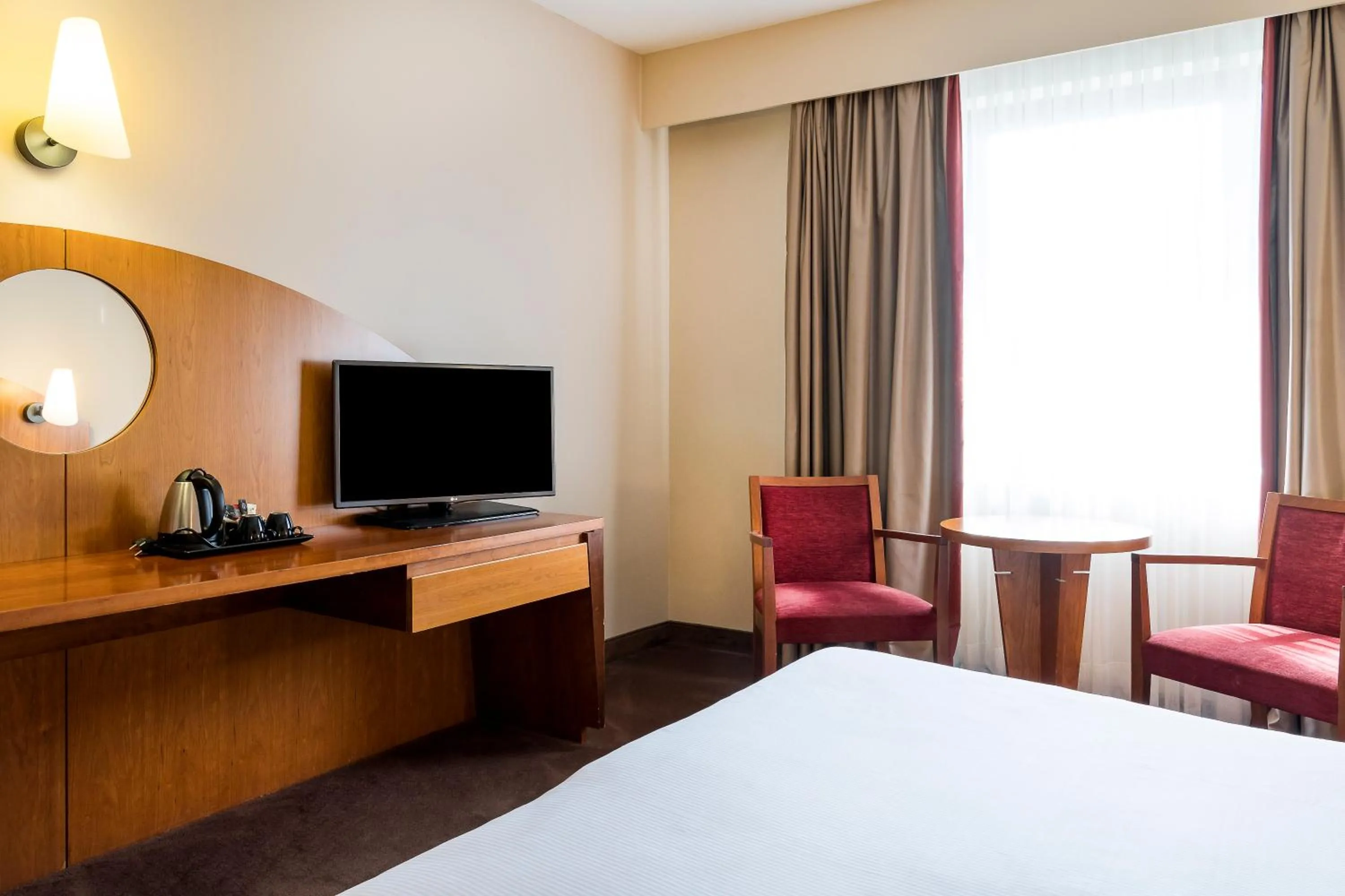 Photo of the whole room, Bed in Astoria Hotel Antwerp