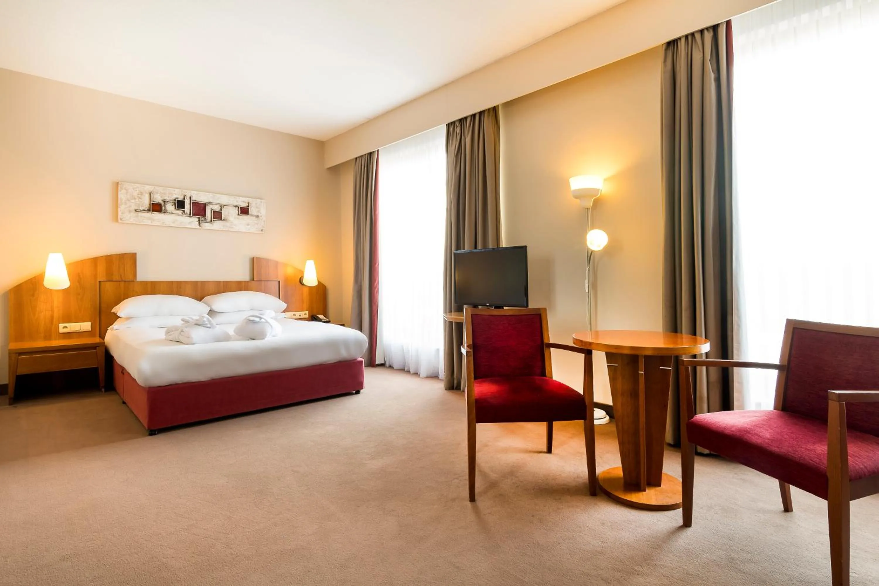 Photo of the whole room, Bed in Astoria Hotel Antwerp