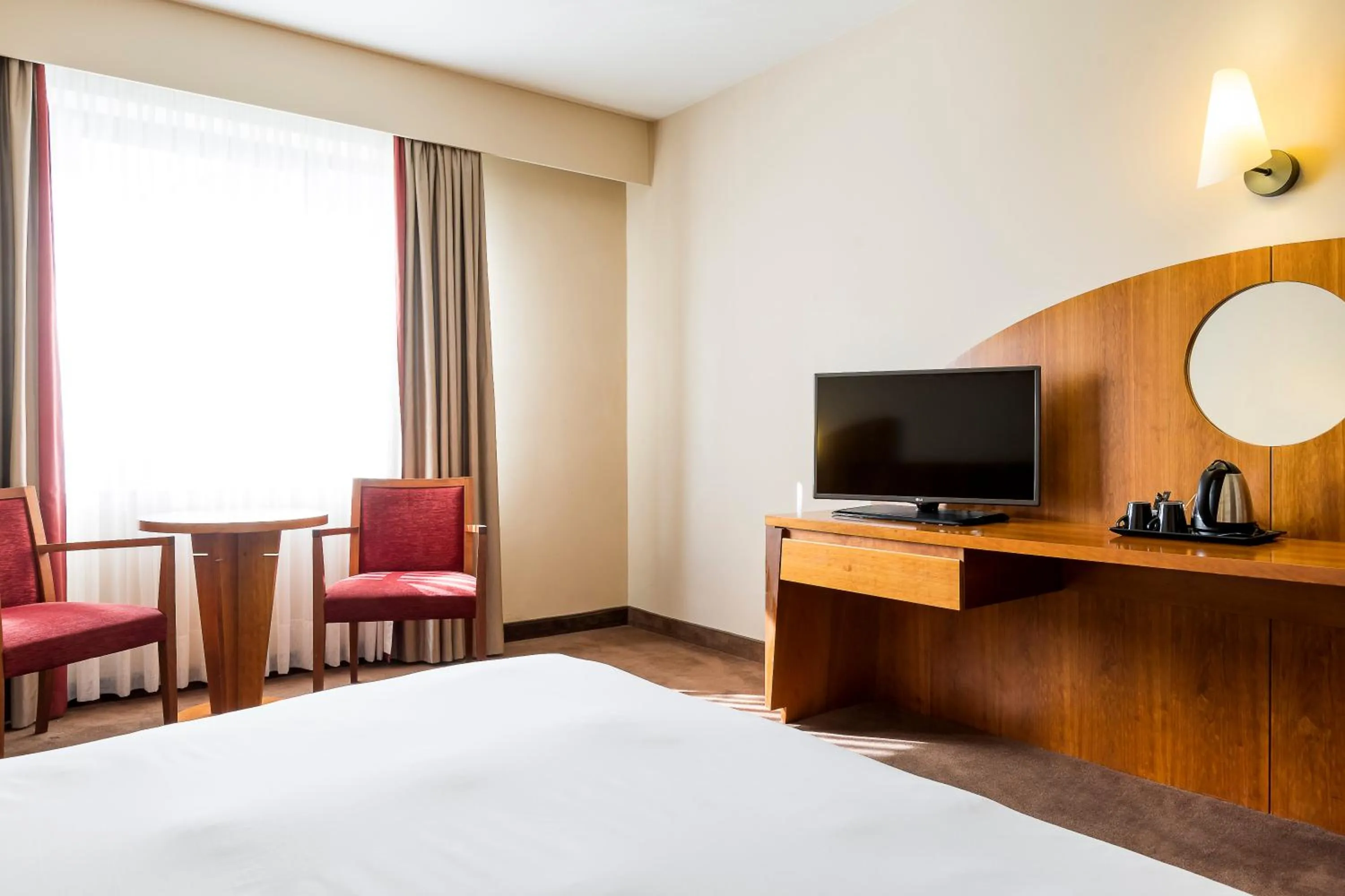 Photo of the whole room, Bed in Astoria Hotel Antwerp