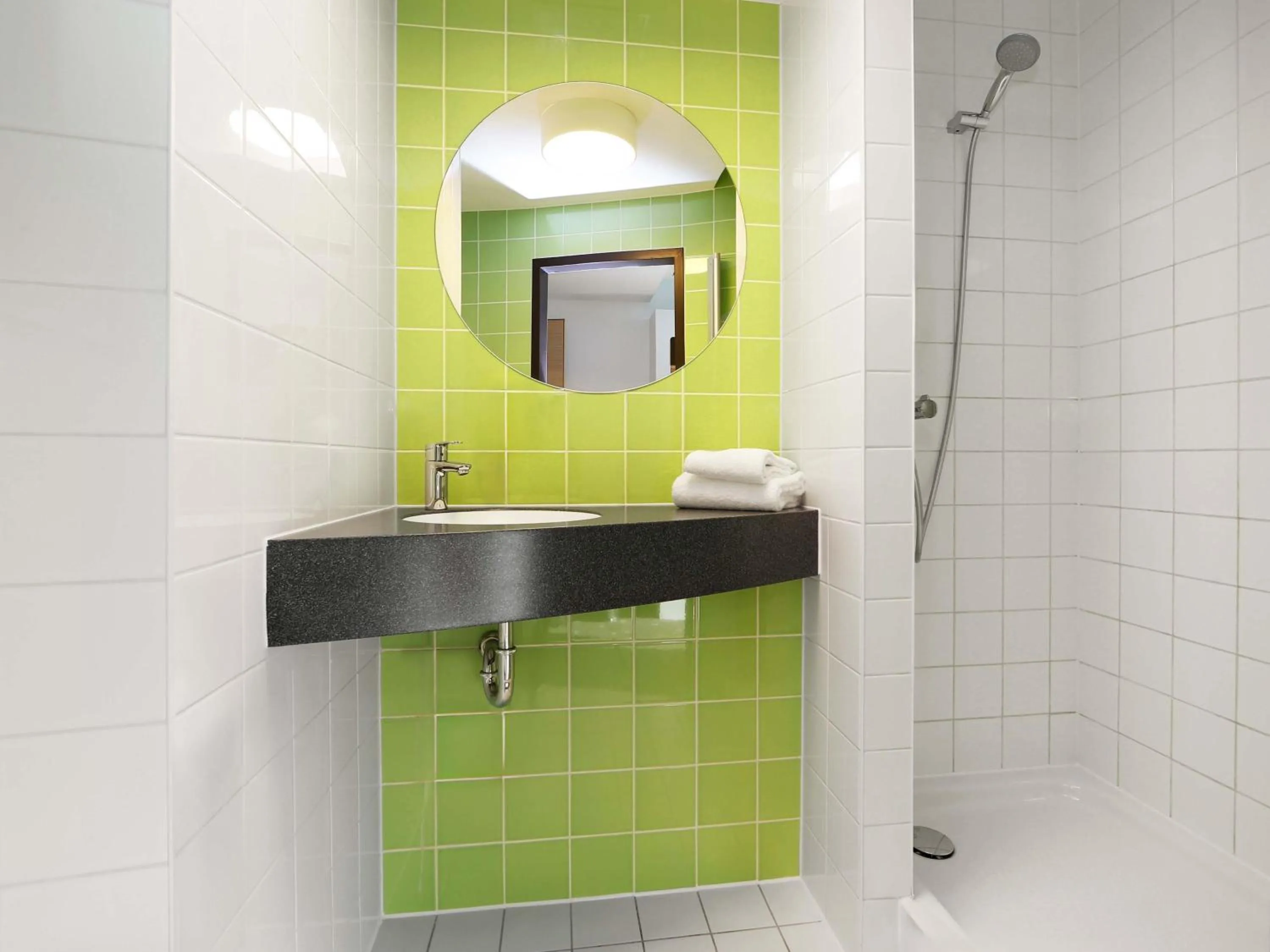 Bathroom in B&B Hotel Berlin-Tiergarten