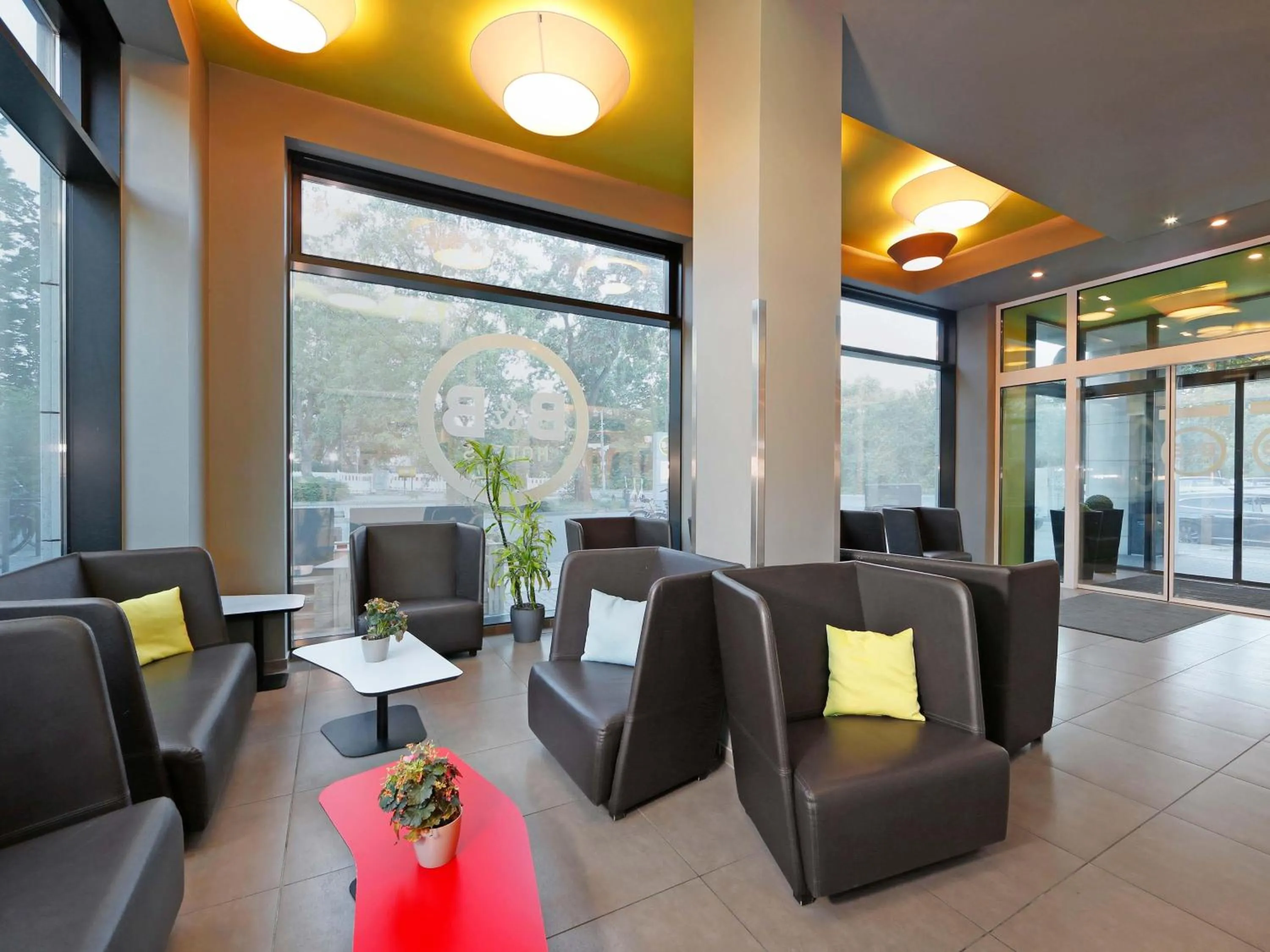Lobby or reception in B&B Hotel Berlin-Tiergarten