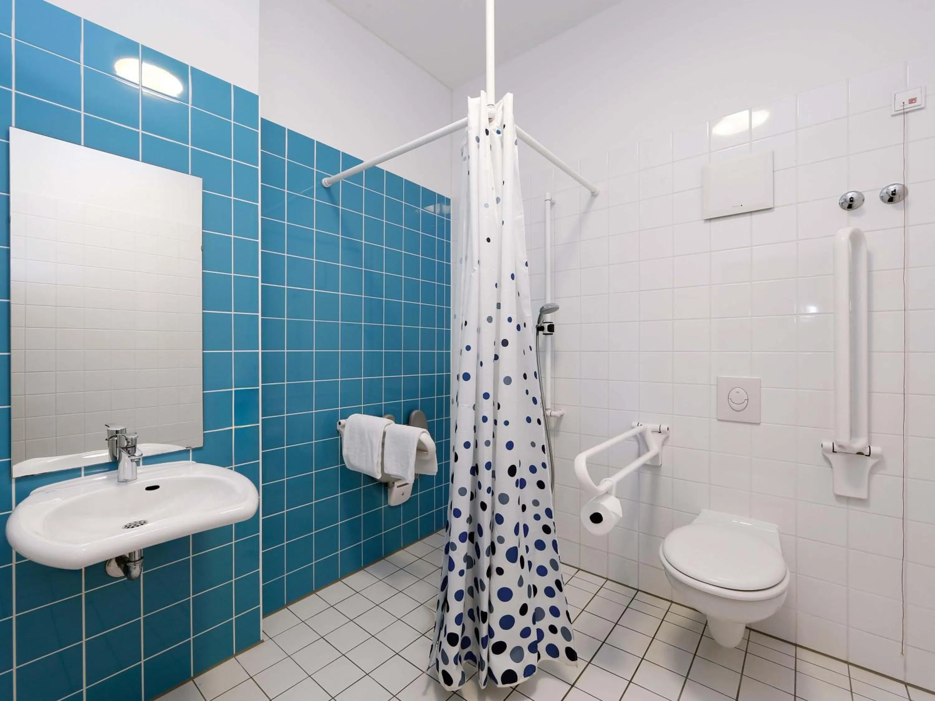 Bathroom in B&B Hotel Potsdam