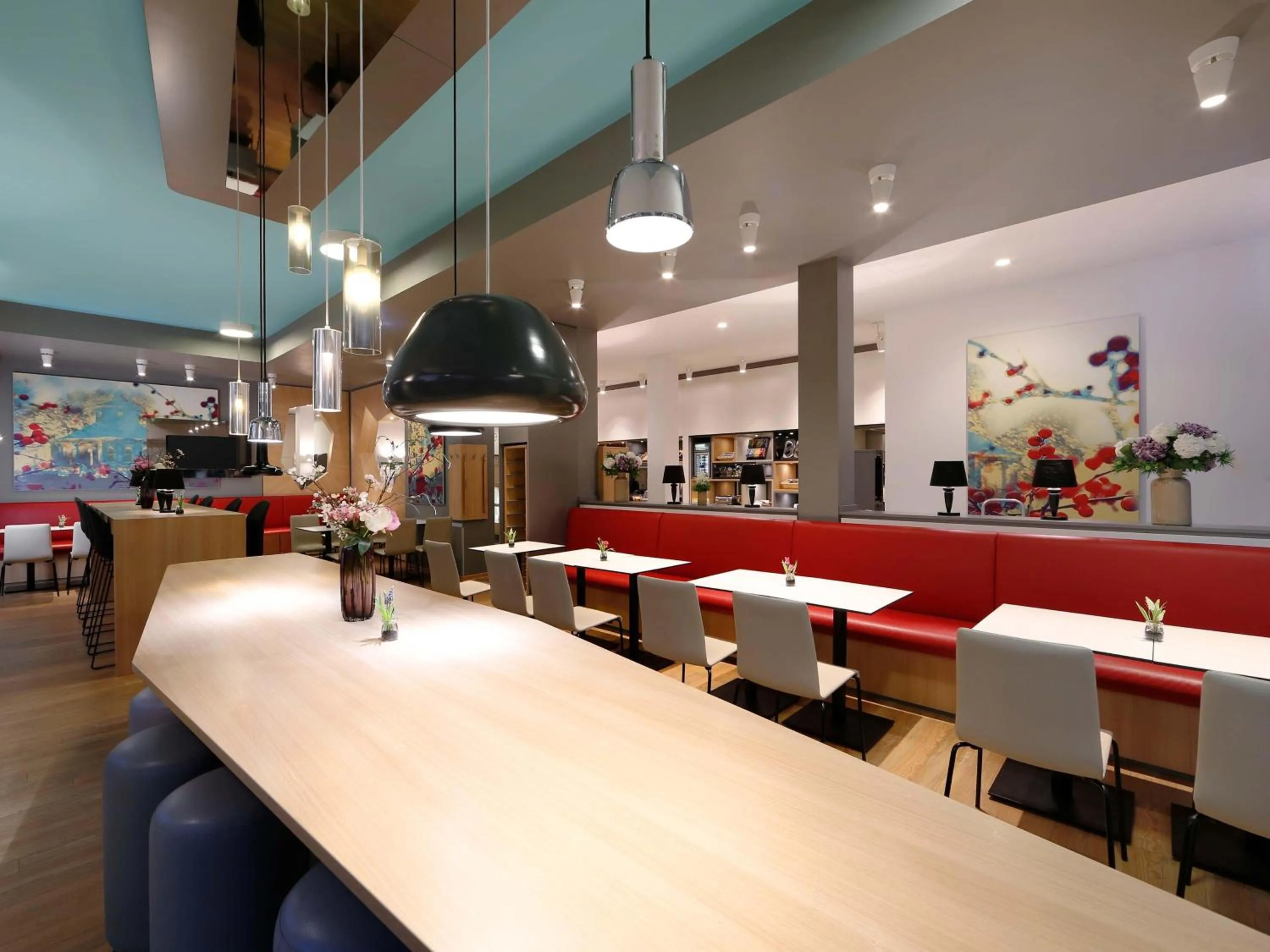 Lounge or bar in B&B Hotel Potsdam