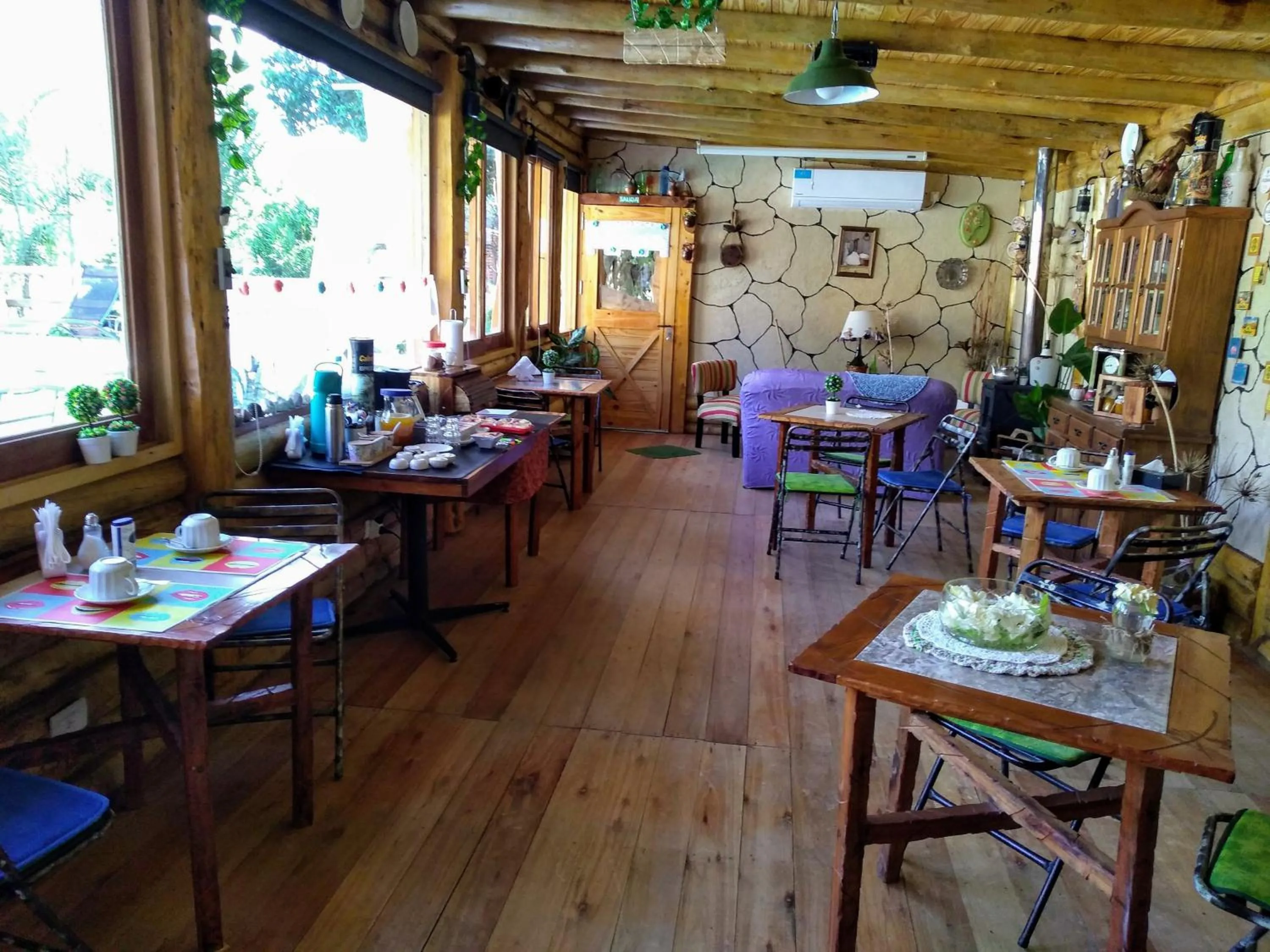 Restaurant/places to eat in Pualy Resort & Spa