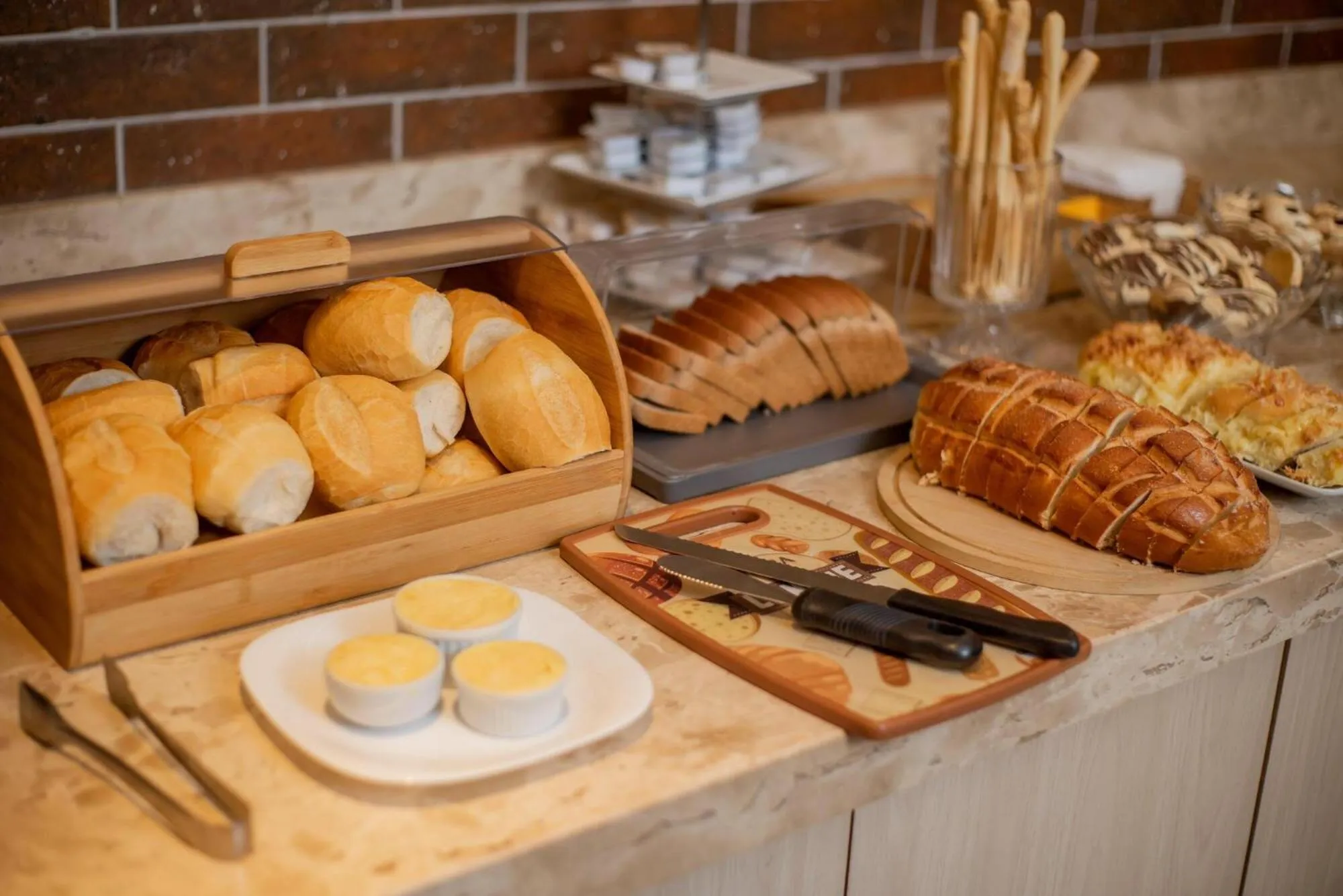 Food and drinks in Hotel Tropical Garden