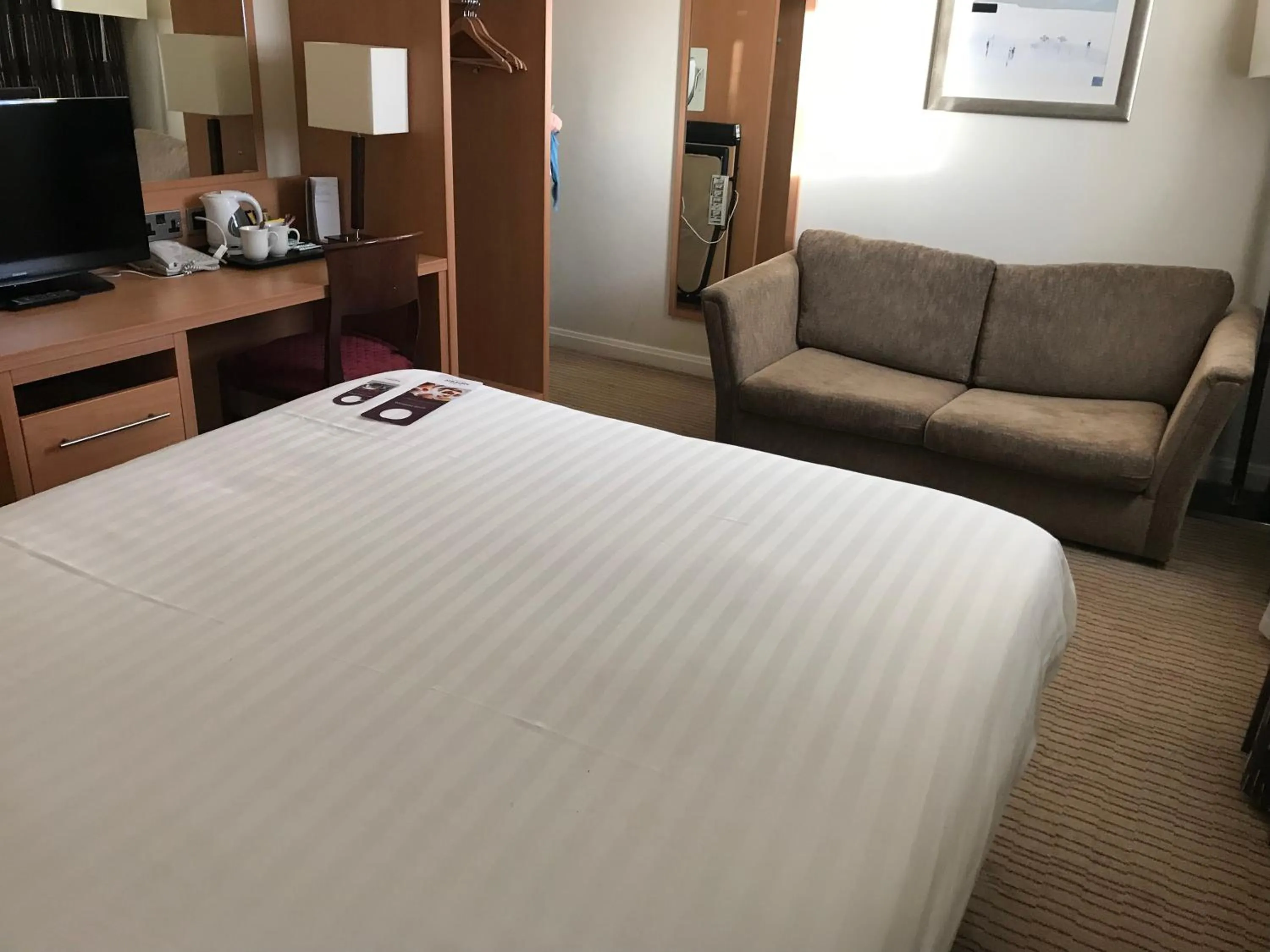 Photo of the whole room in Mercure Wetherby Hotel