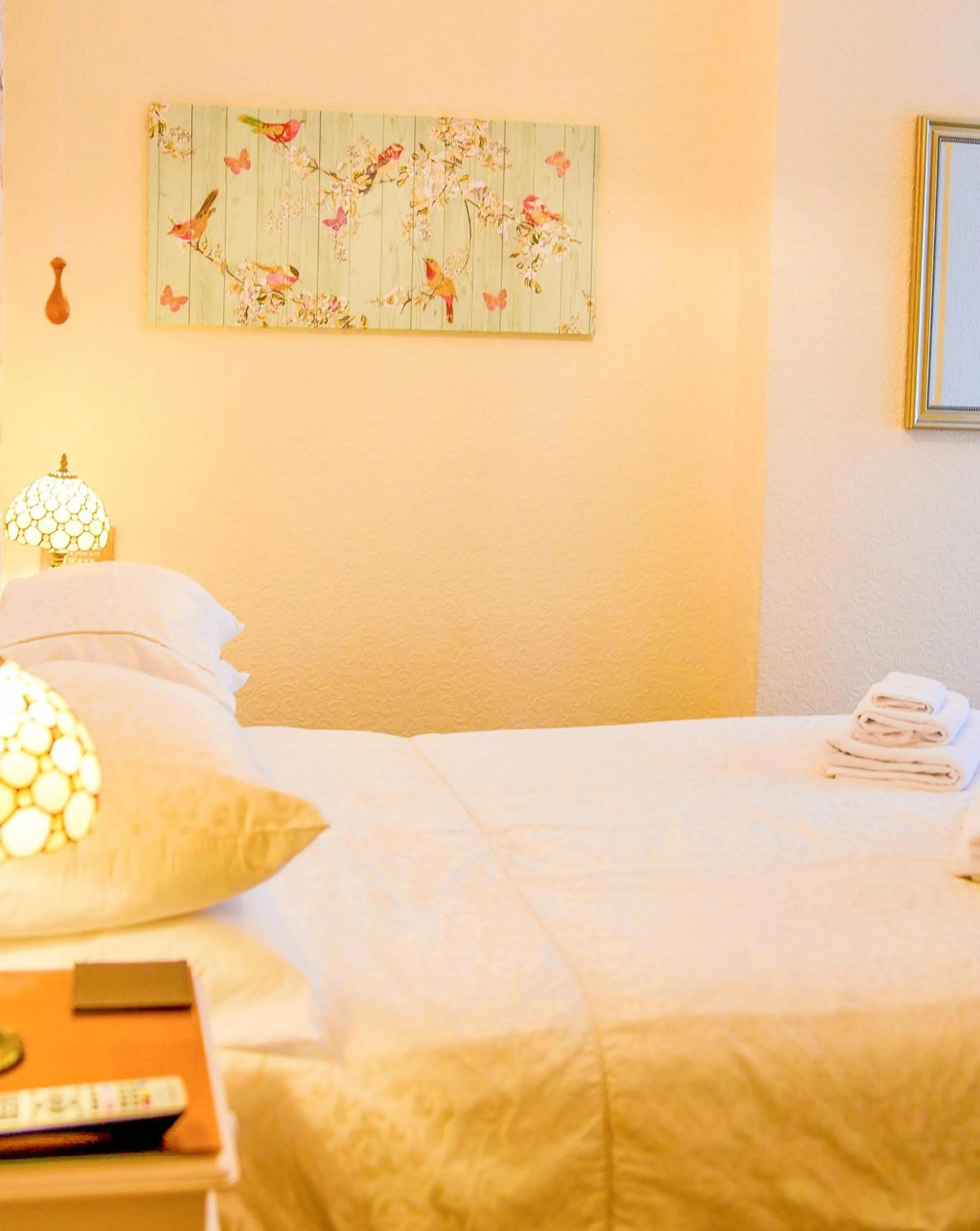 Bedroom, Bed in Grange Bank House