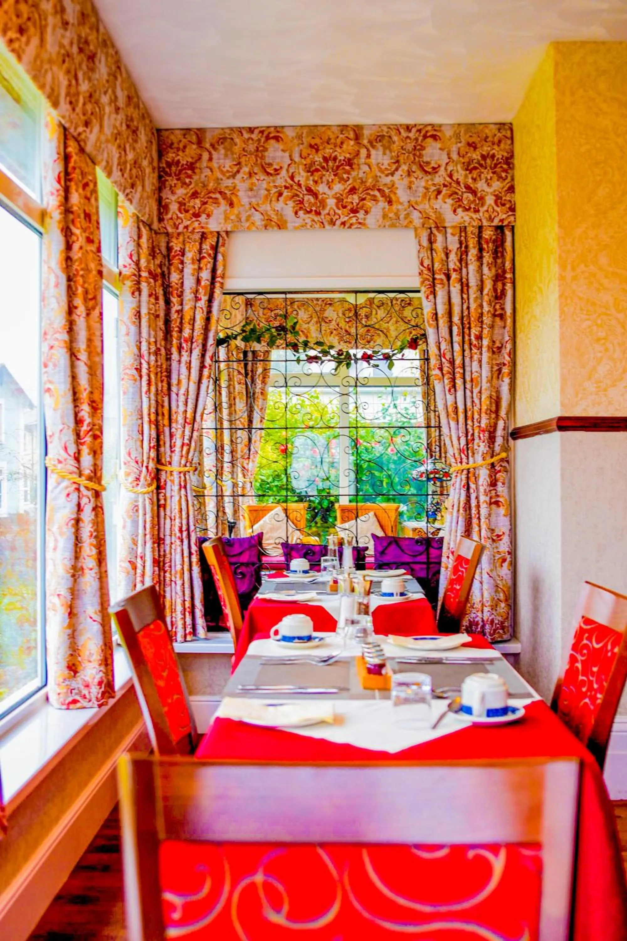 Breakfast in Grange Bank House