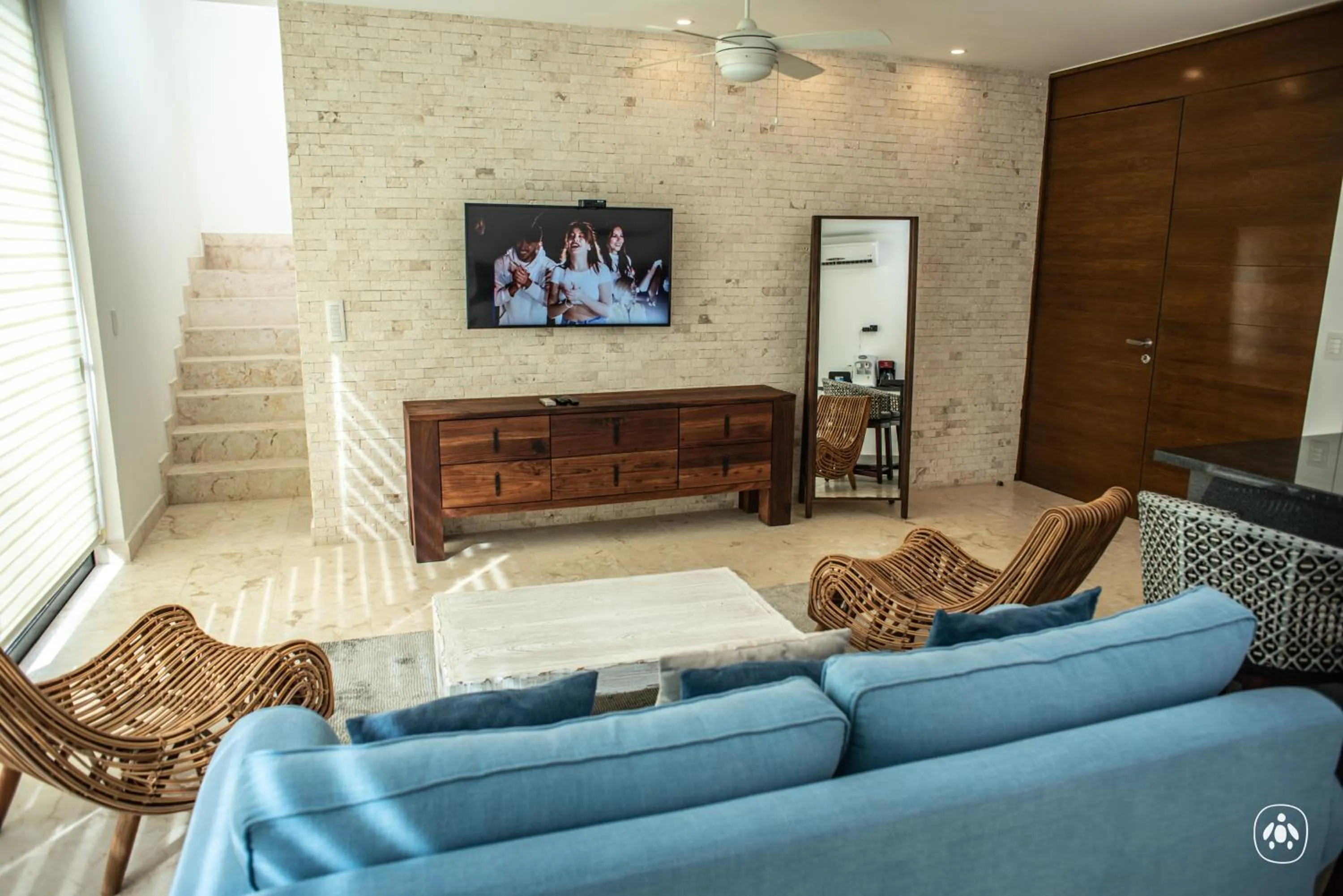 TV and multimedia in Anah Tulum