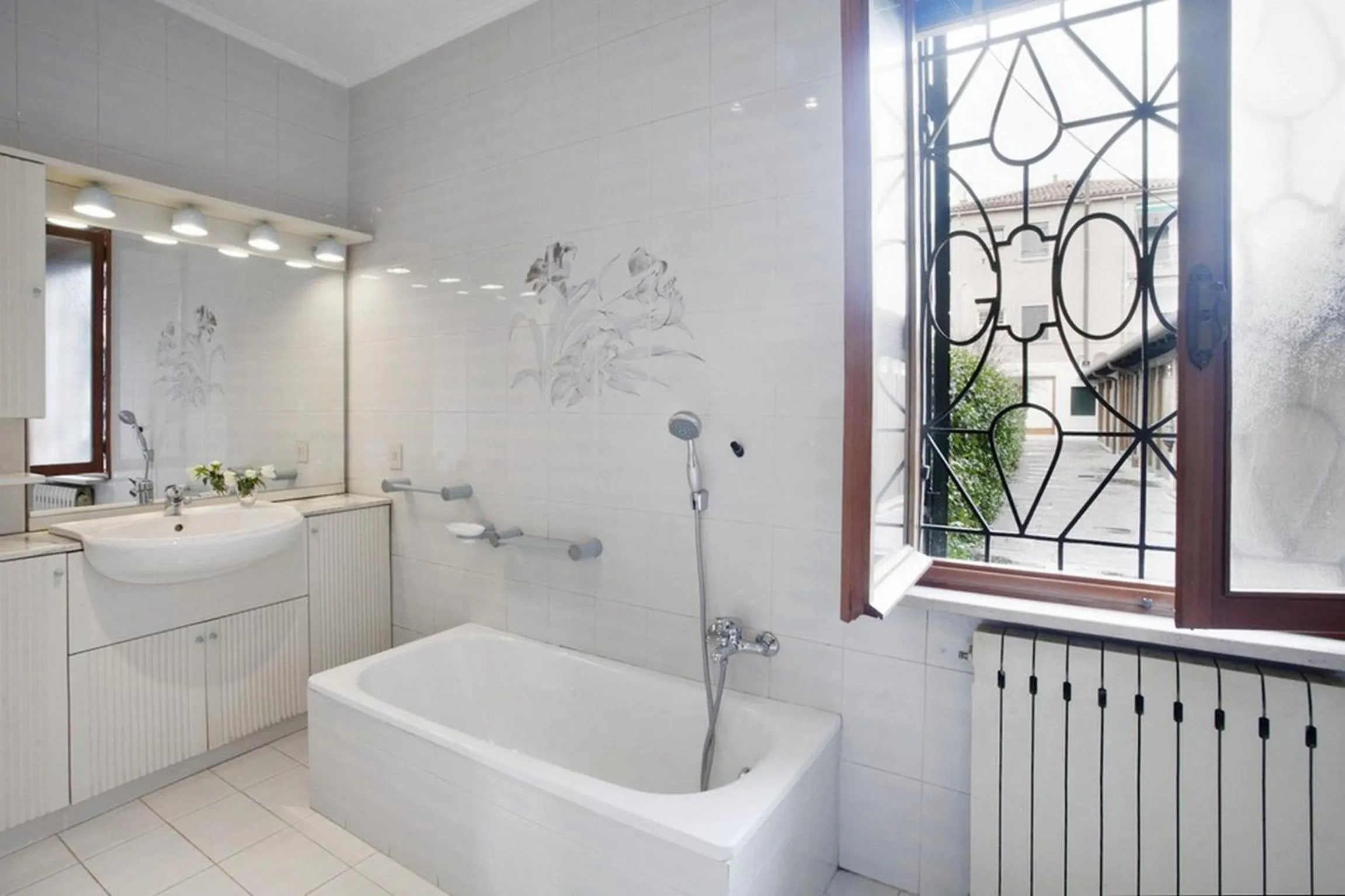Bathroom in Redentore - LOCAPPART