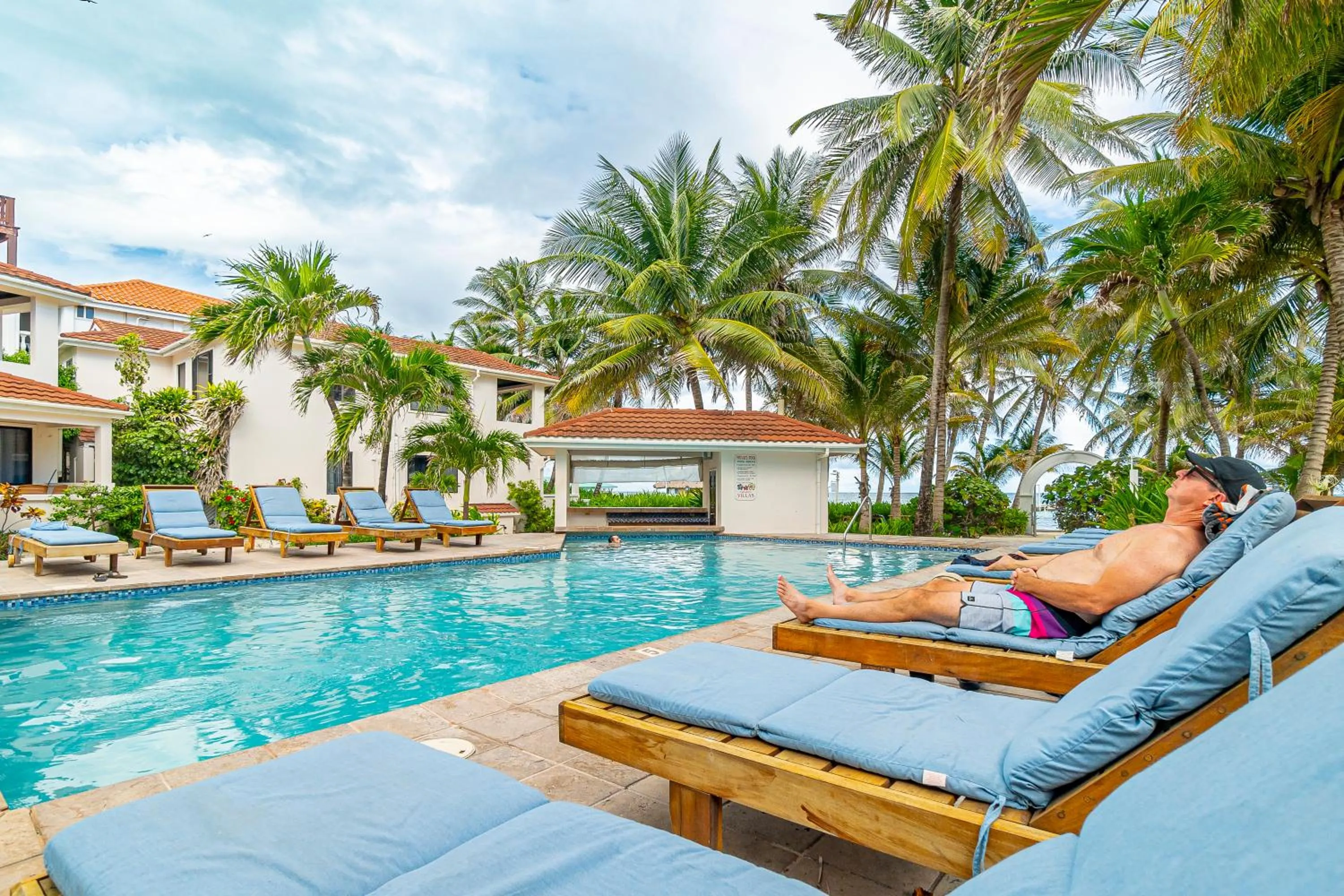 Swimming pool in Tradewinds Paradise Villas