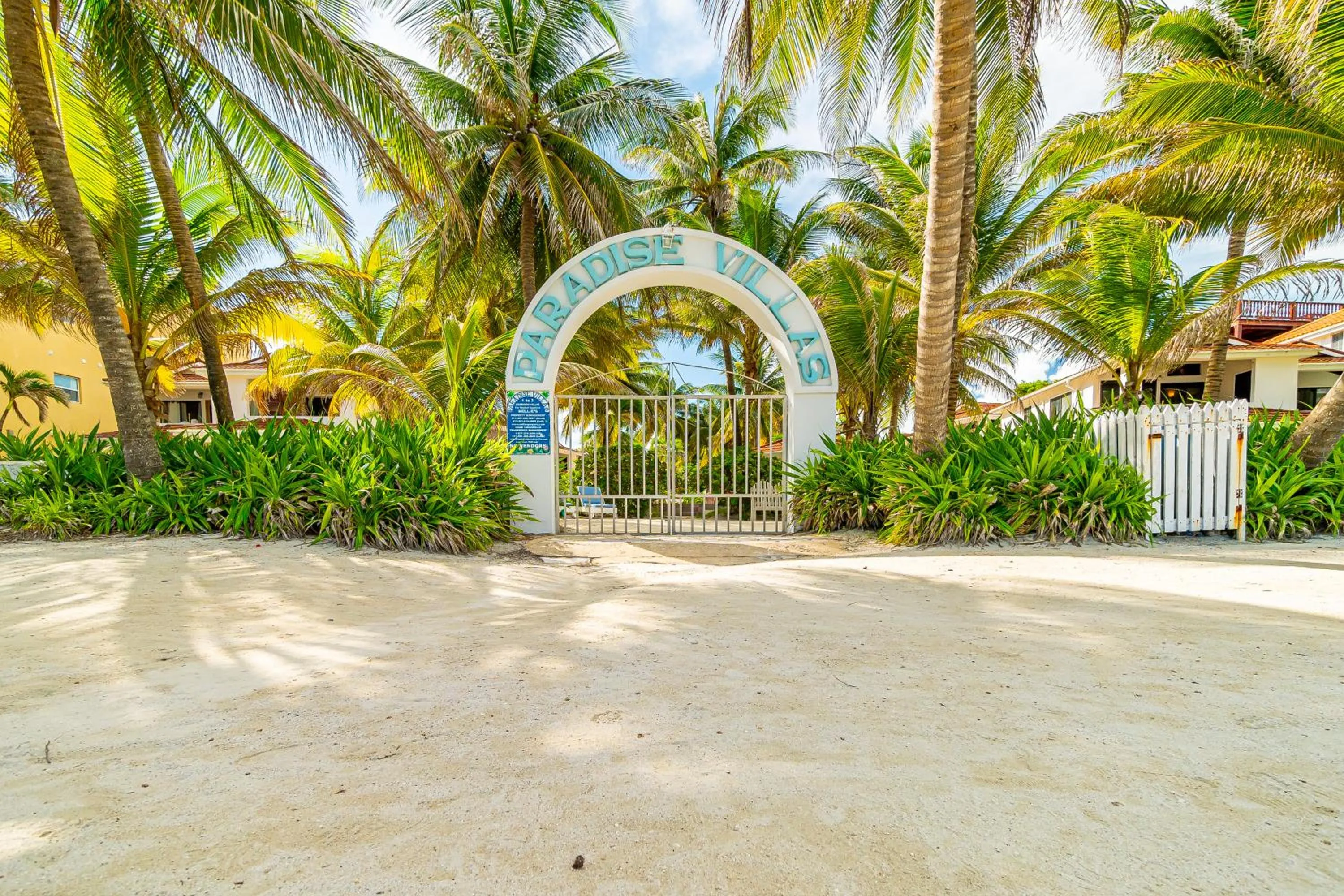 Facade/entrance in Tradewinds Paradise Villas
