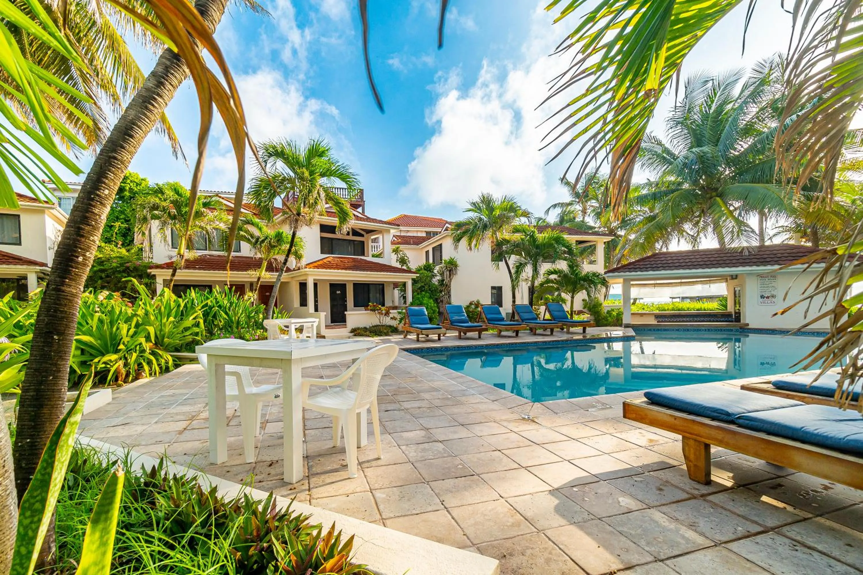 Swimming pool in Tradewinds Paradise Villas