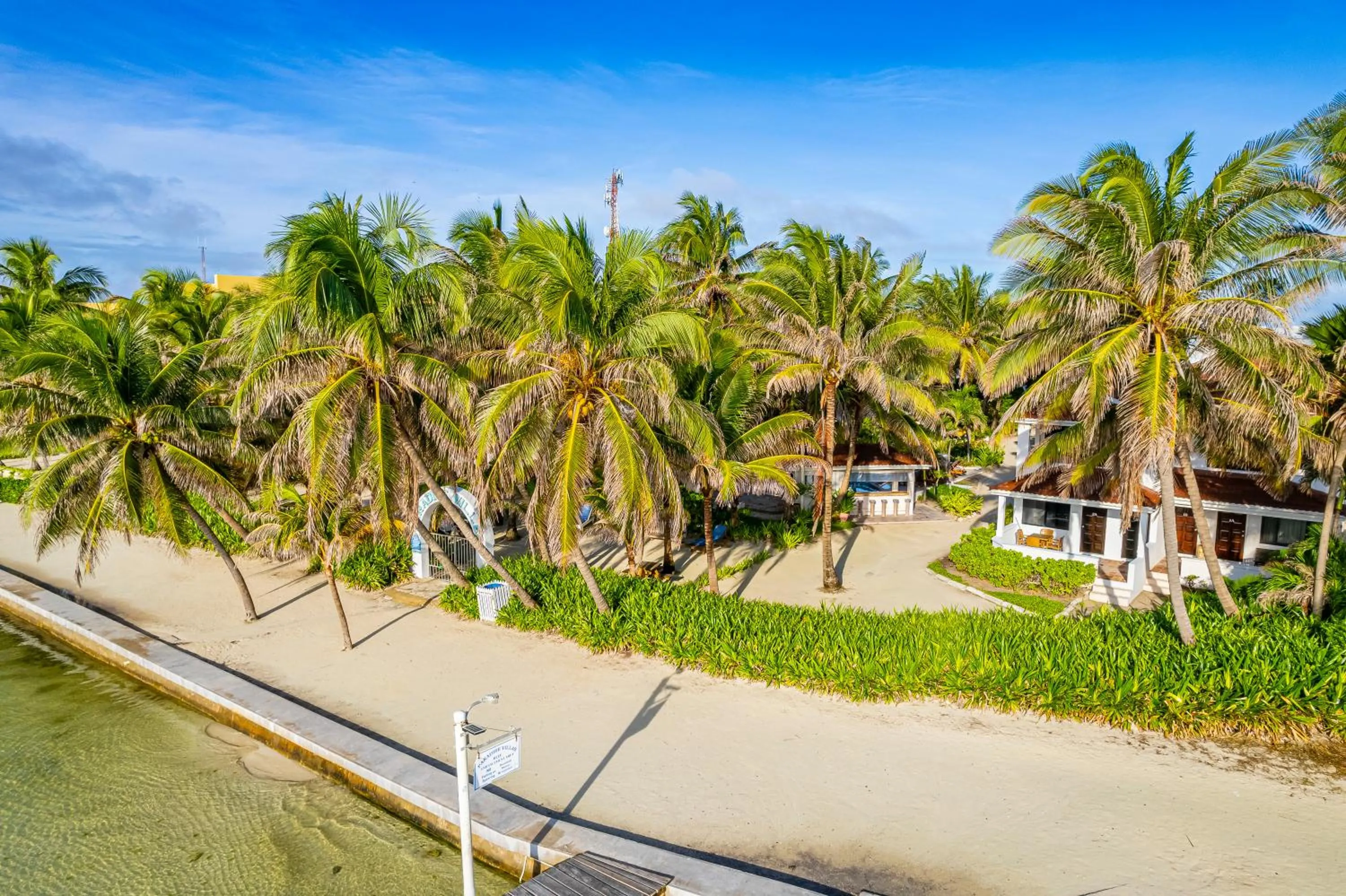 Property building in Tradewinds Paradise Villas