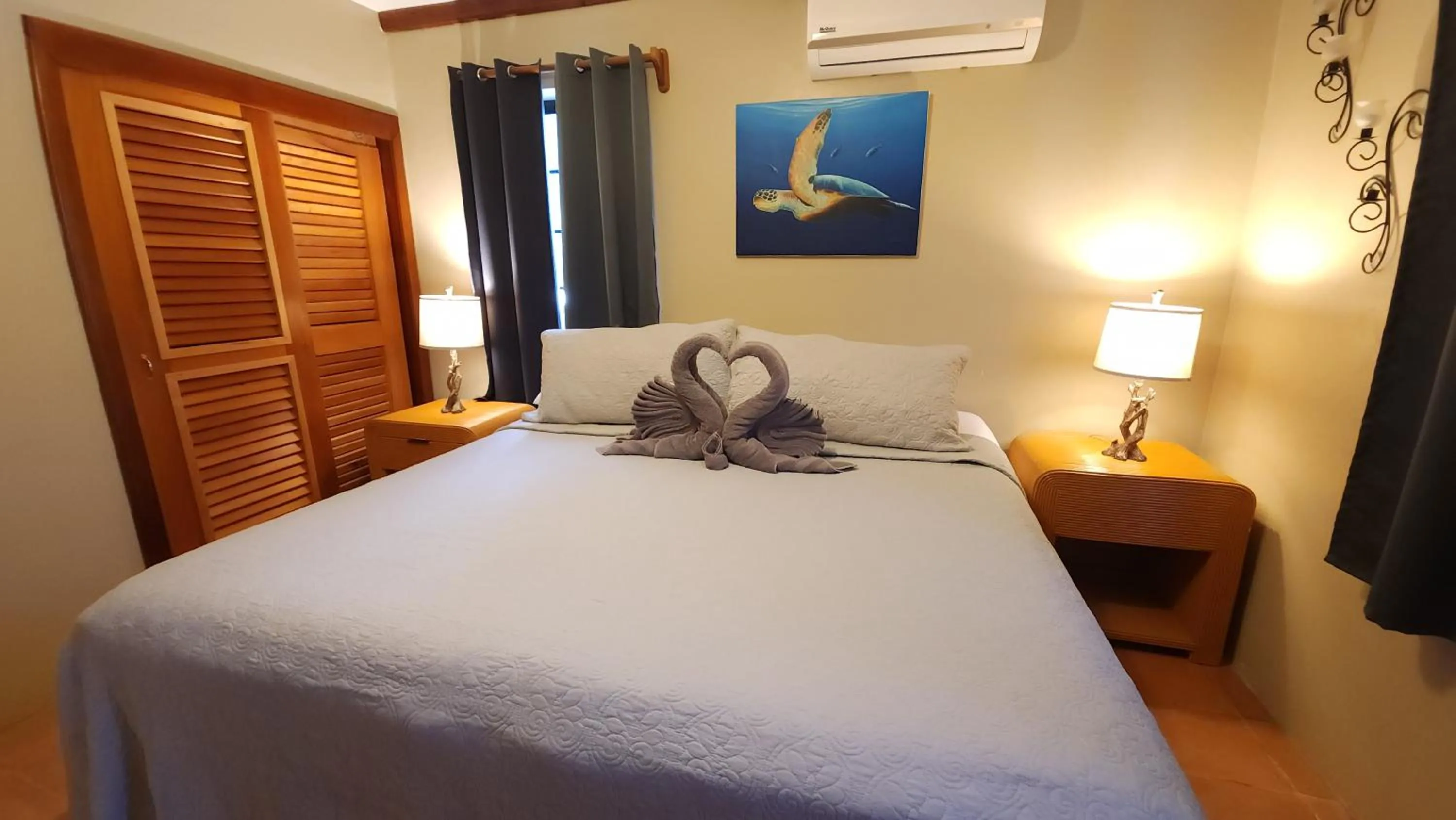 Bedroom, Bed in Tradewinds Paradise Villas