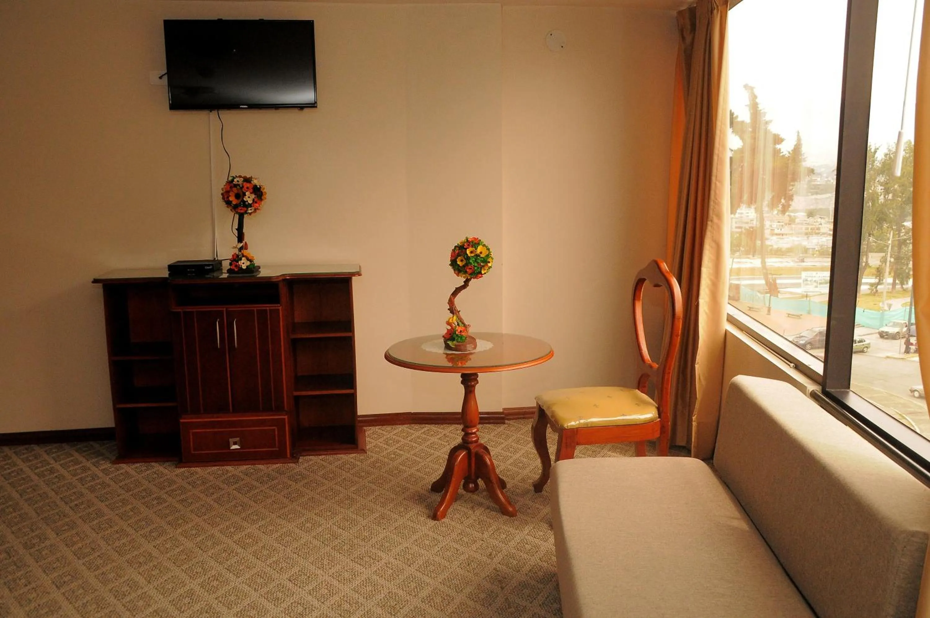 Seating area in Colony Inn Hotel