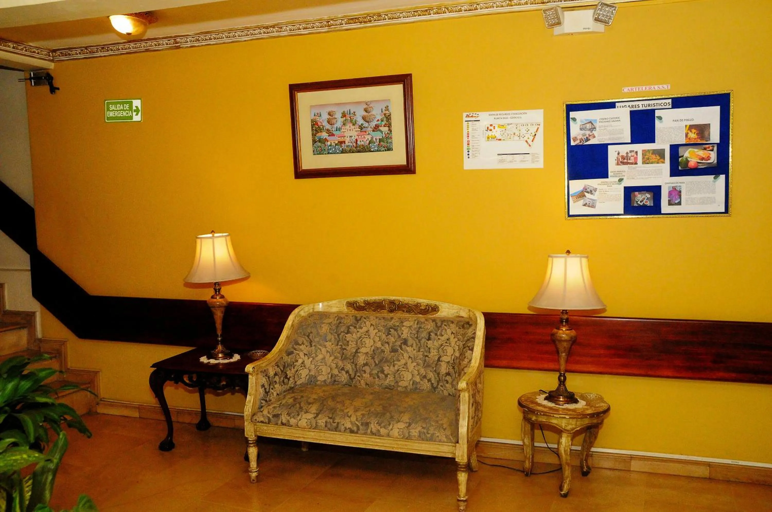 Seating area in Colony Inn Hotel