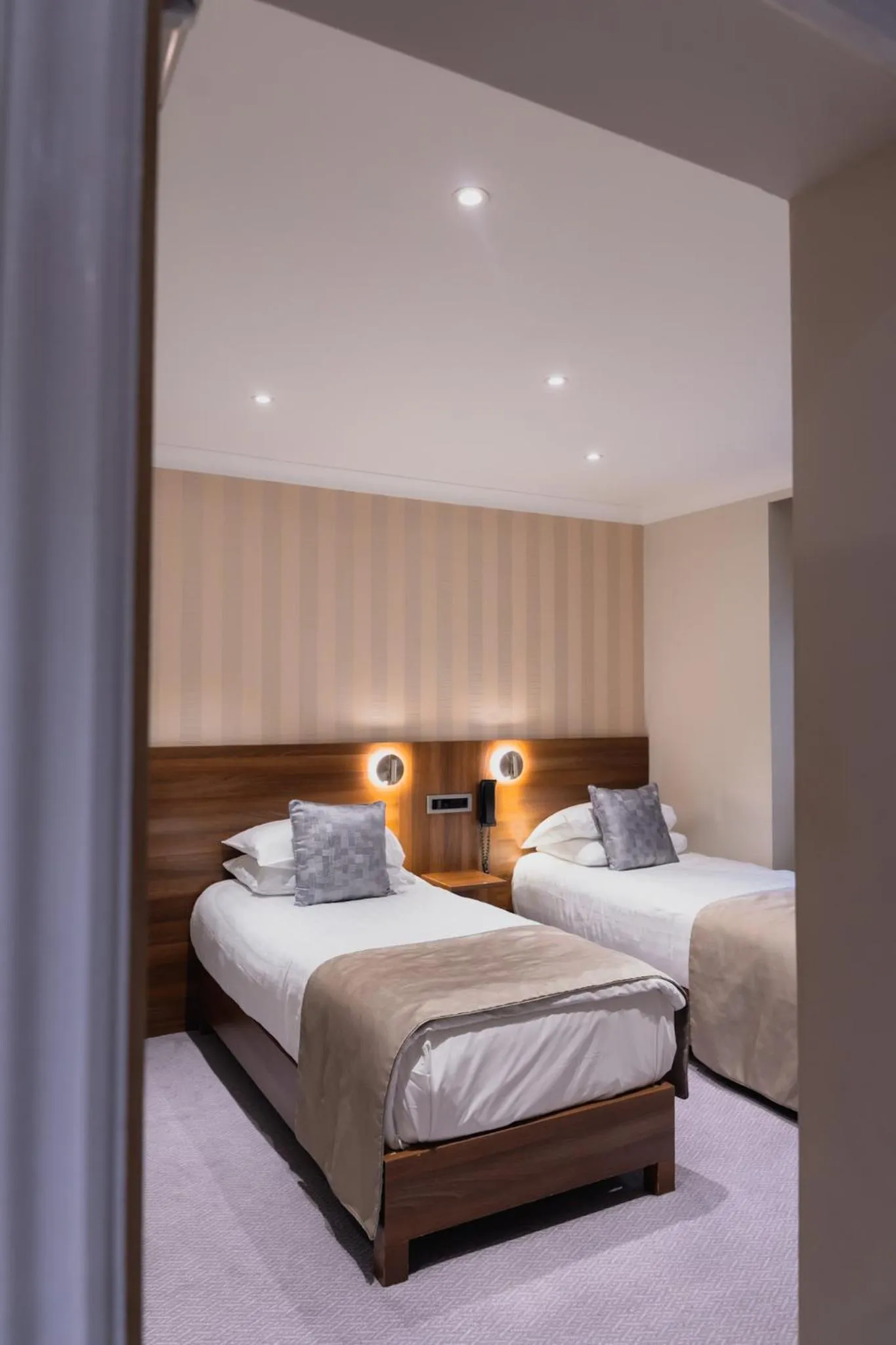 Bedroom, Bed in London House Hotel