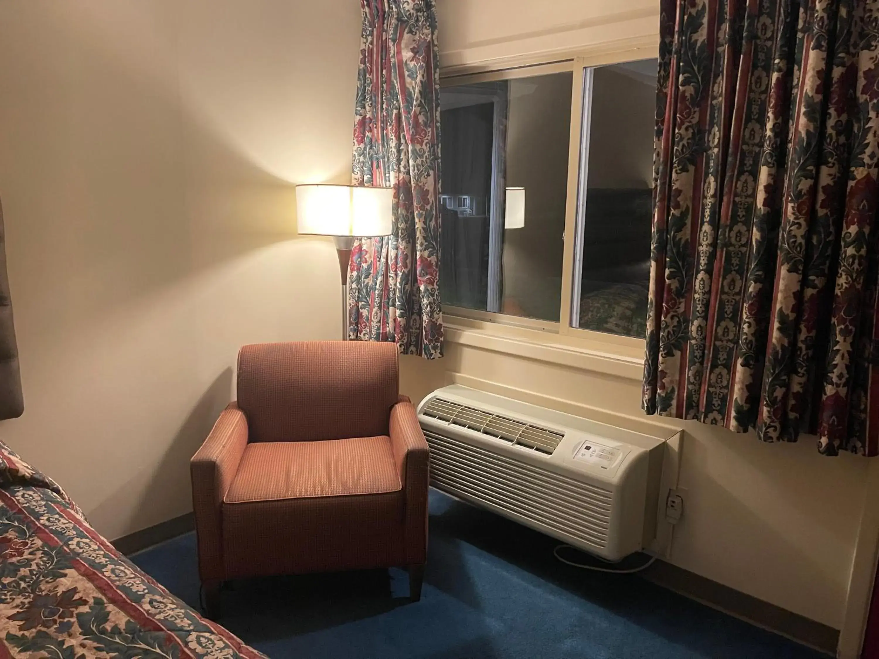 Triple Room - Non-Smoking in Dollinger's Motor Inn Triple Room - Non-Smoking in Dollinger's Motor Inn