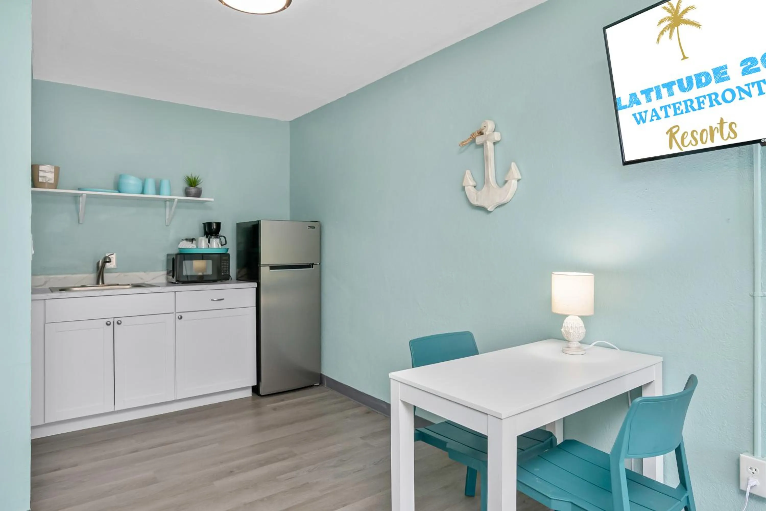 Coffee/tea facilities in Latitude 26 Waterfront Boutique Resort - Fort Myers Beach