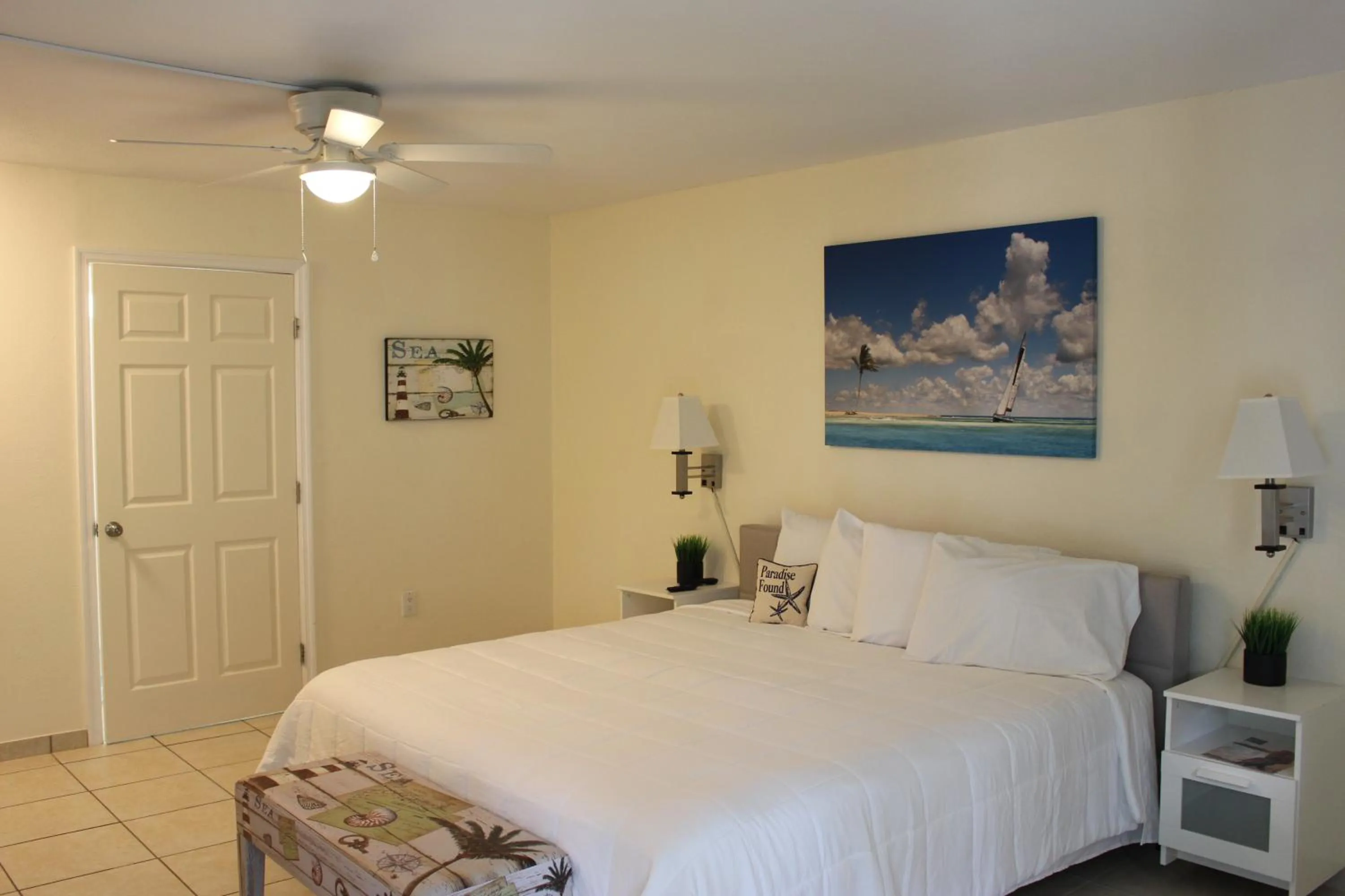 Photo of the whole room, Bed in Latitude 26 Waterfront Boutique Resort - Fort Myers Beach
