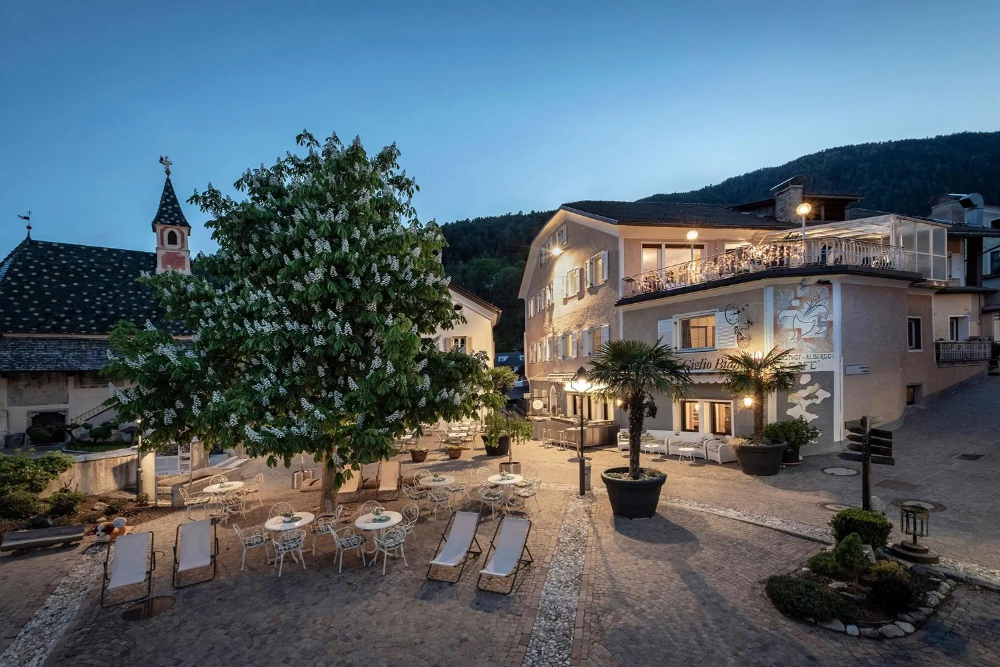 Property building in Hotel Weisse Lilie - B&B