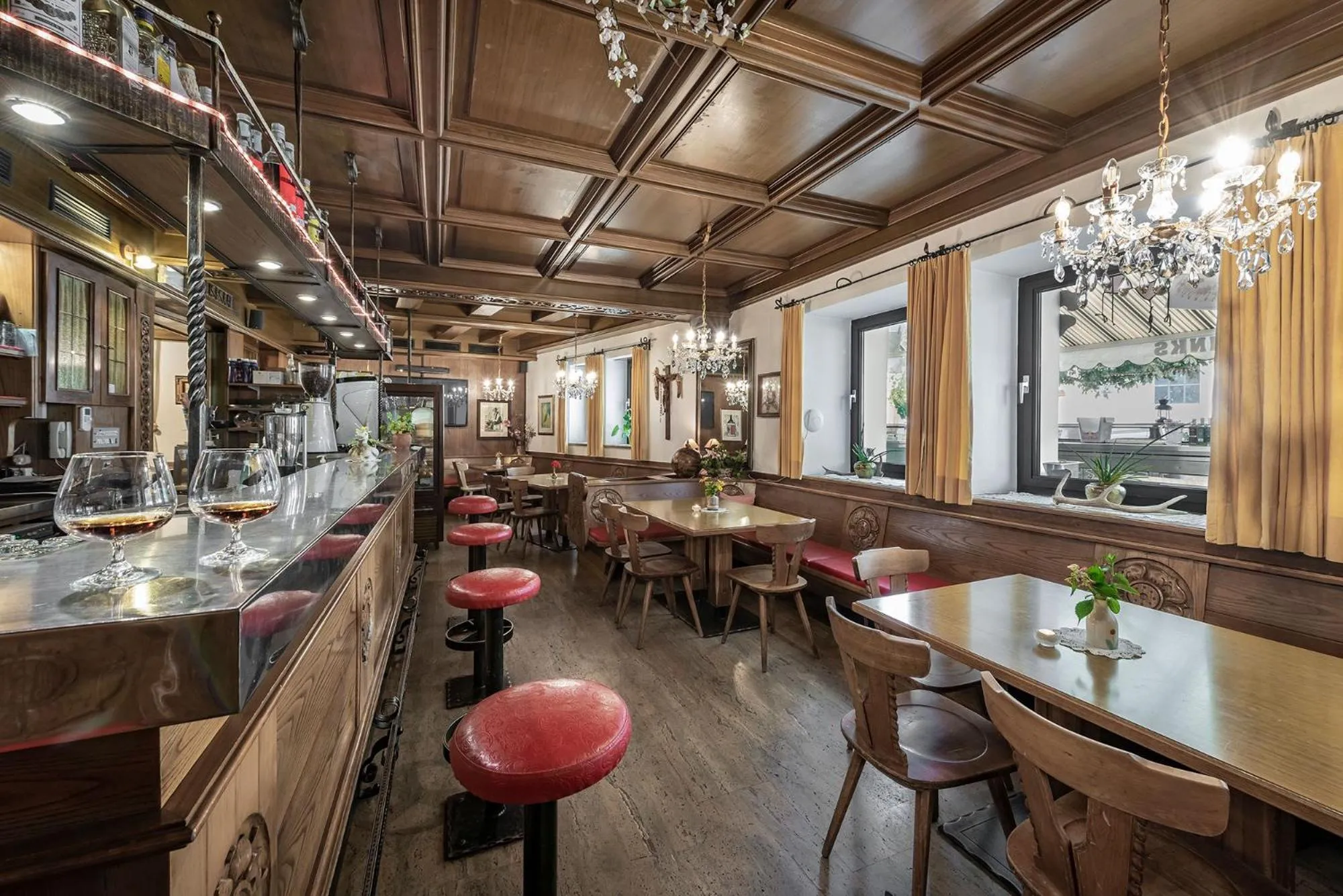 Lounge or bar in Hotel Weisse Lilie - B&B