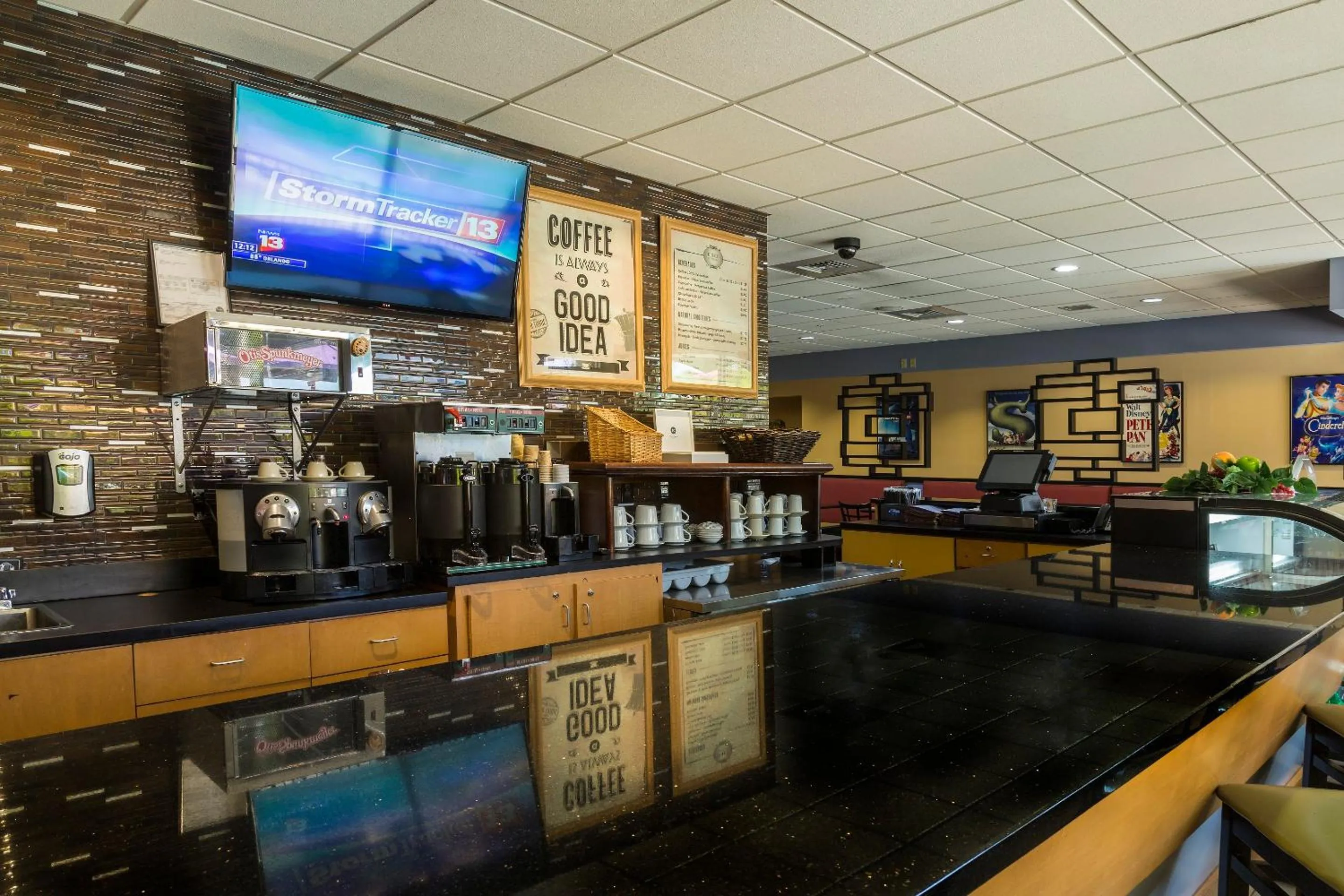 Restaurant/places to eat in Flamingo Express Hotel