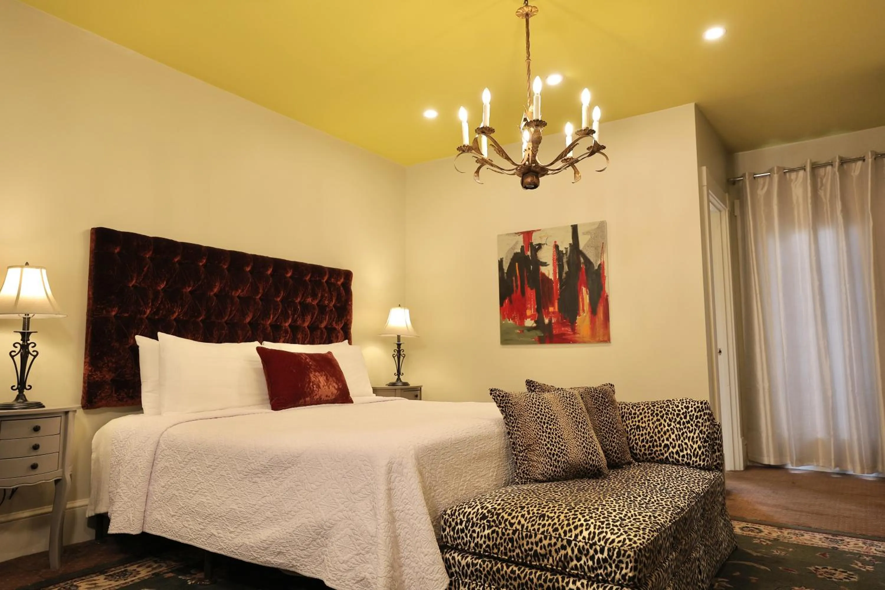 Bedroom, Bed in Foley House Inn