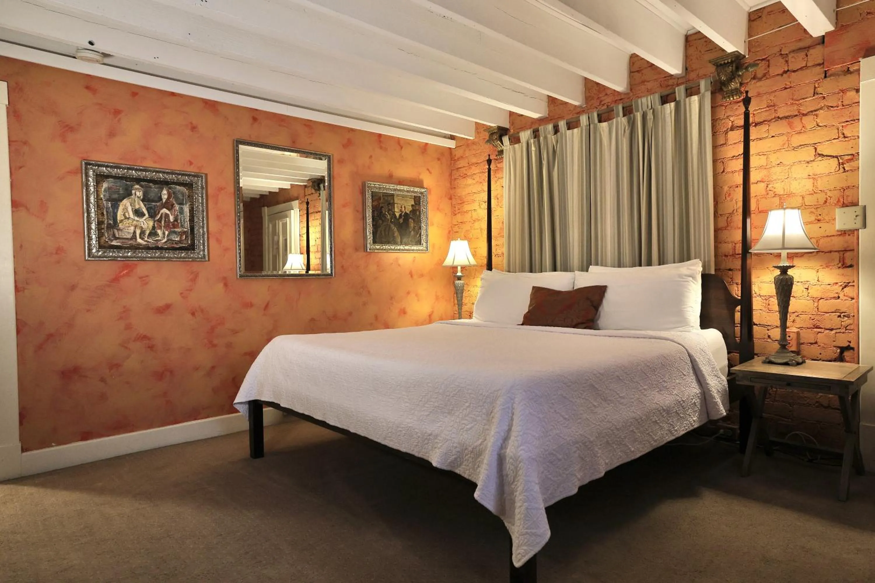 Bed in Foley House Inn