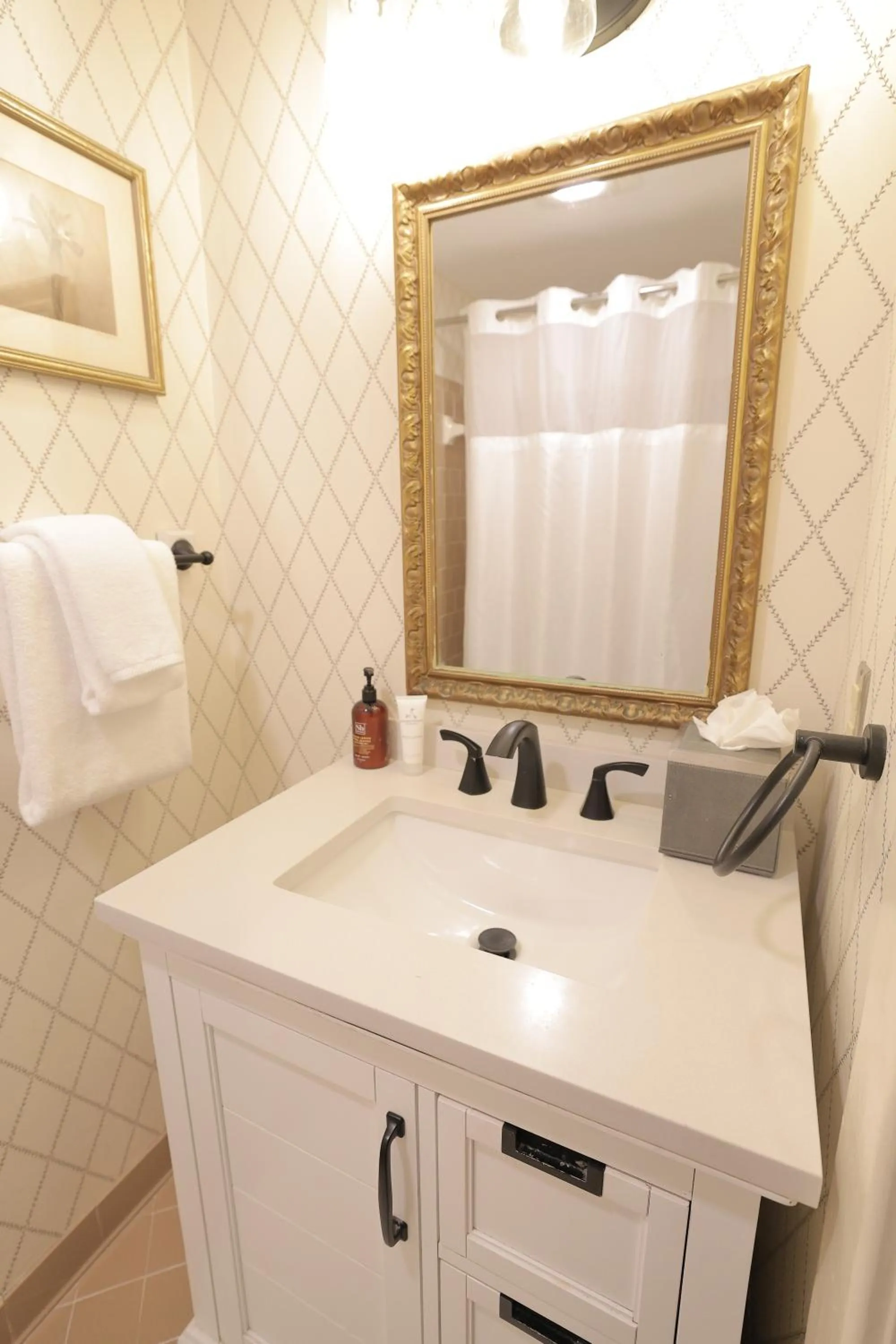 Bathroom in Foley House Inn