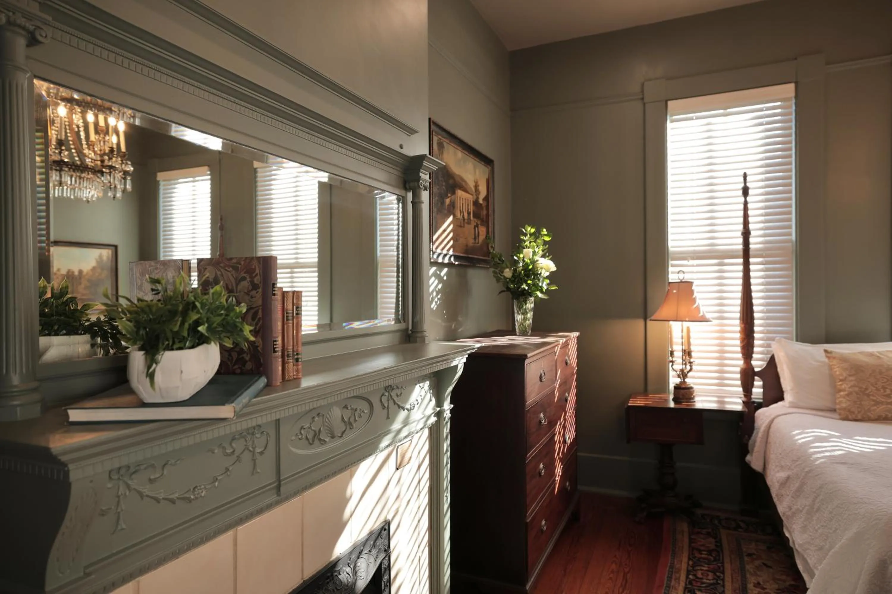 fireplace, Bed in Foley House Inn