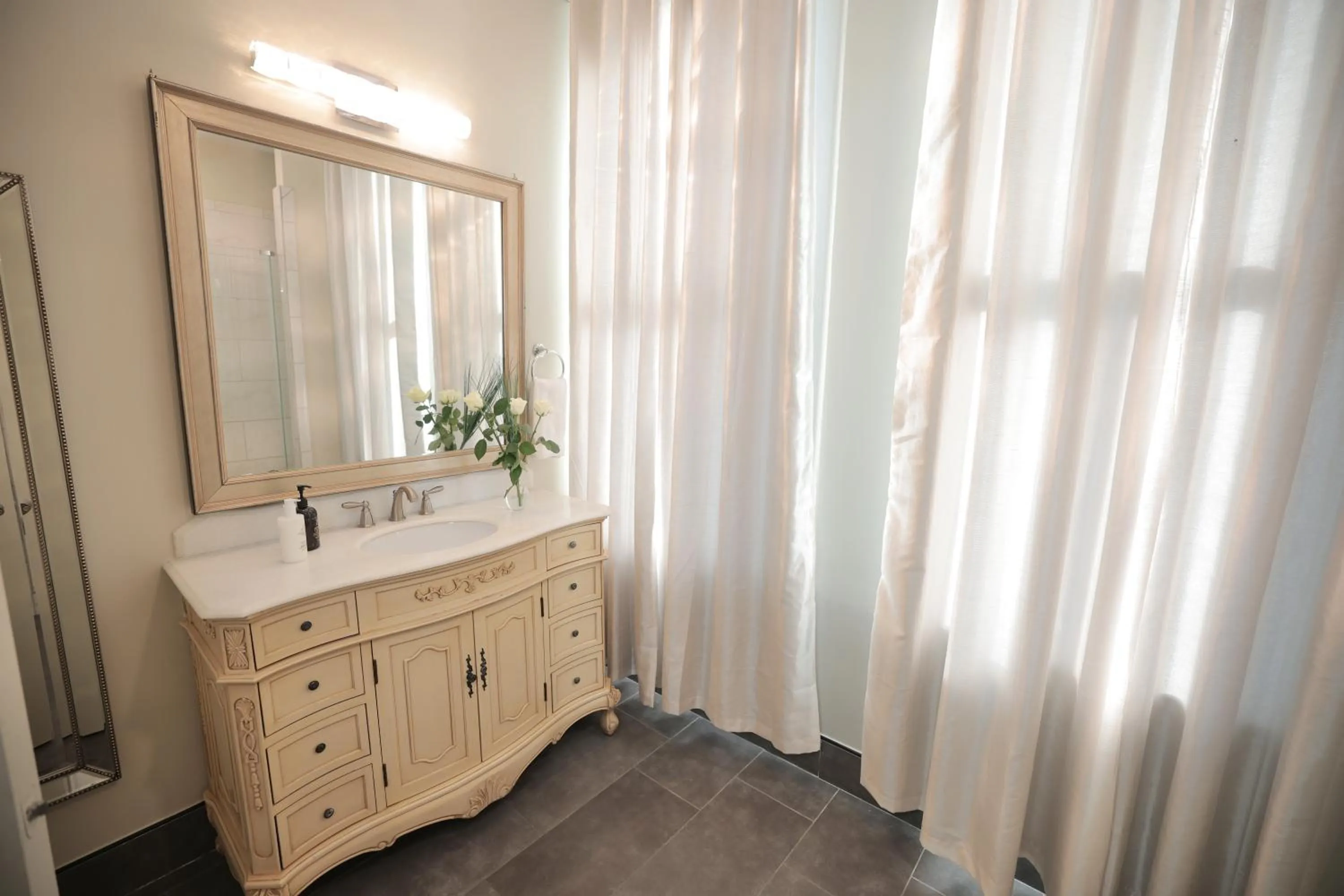 Bathroom in Foley House Inn