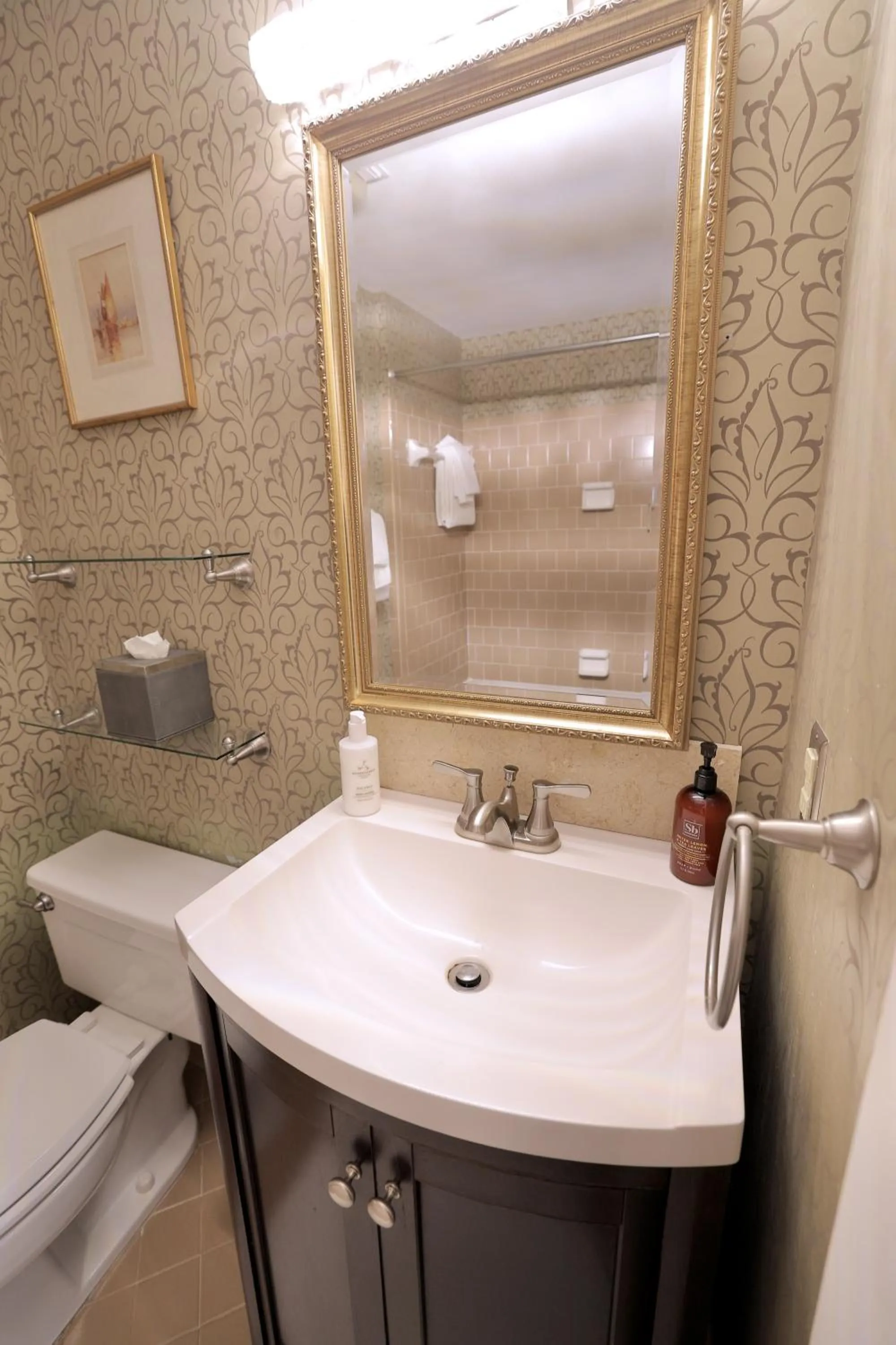 Bathroom in Foley House Inn