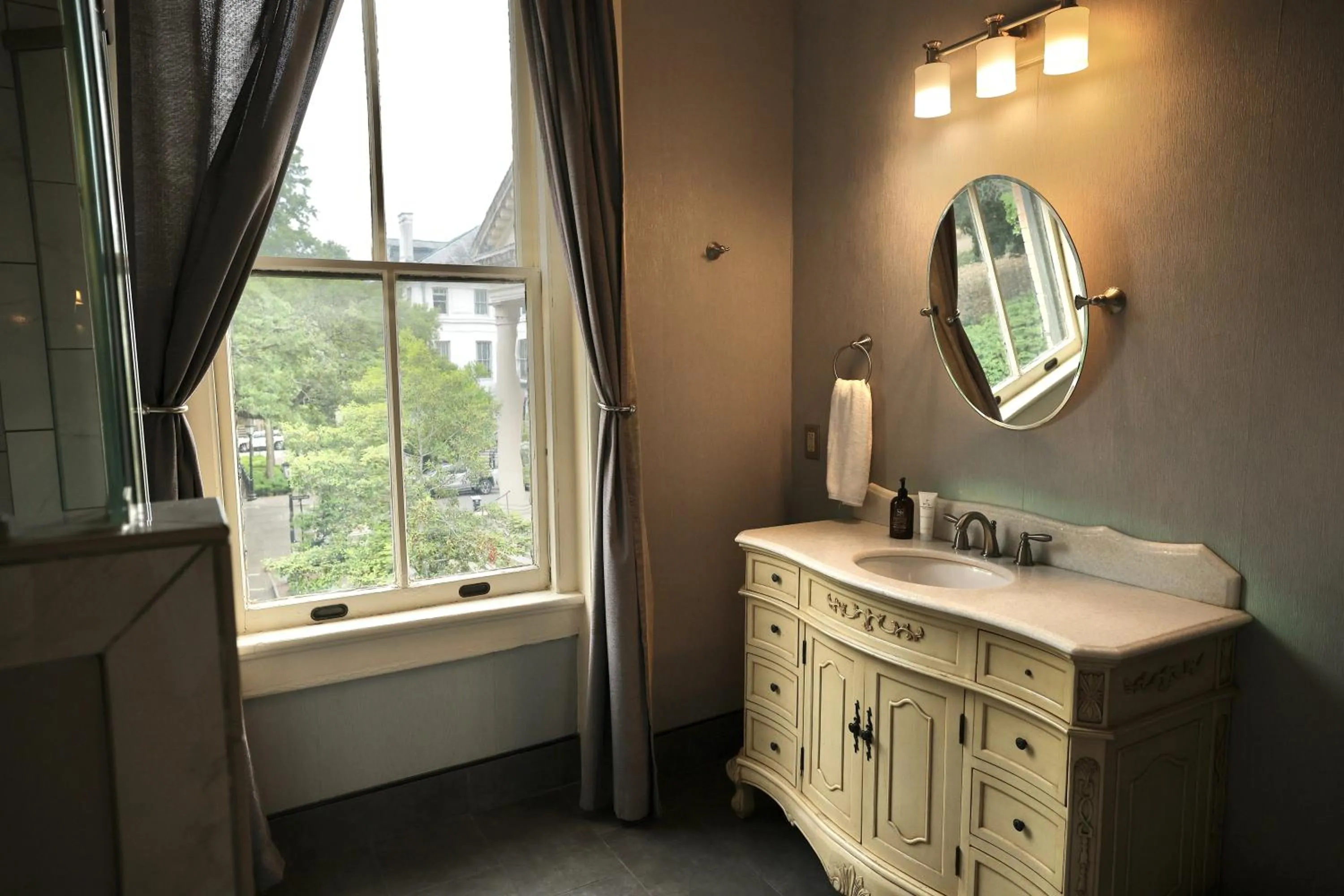 Bathroom in Foley House Inn