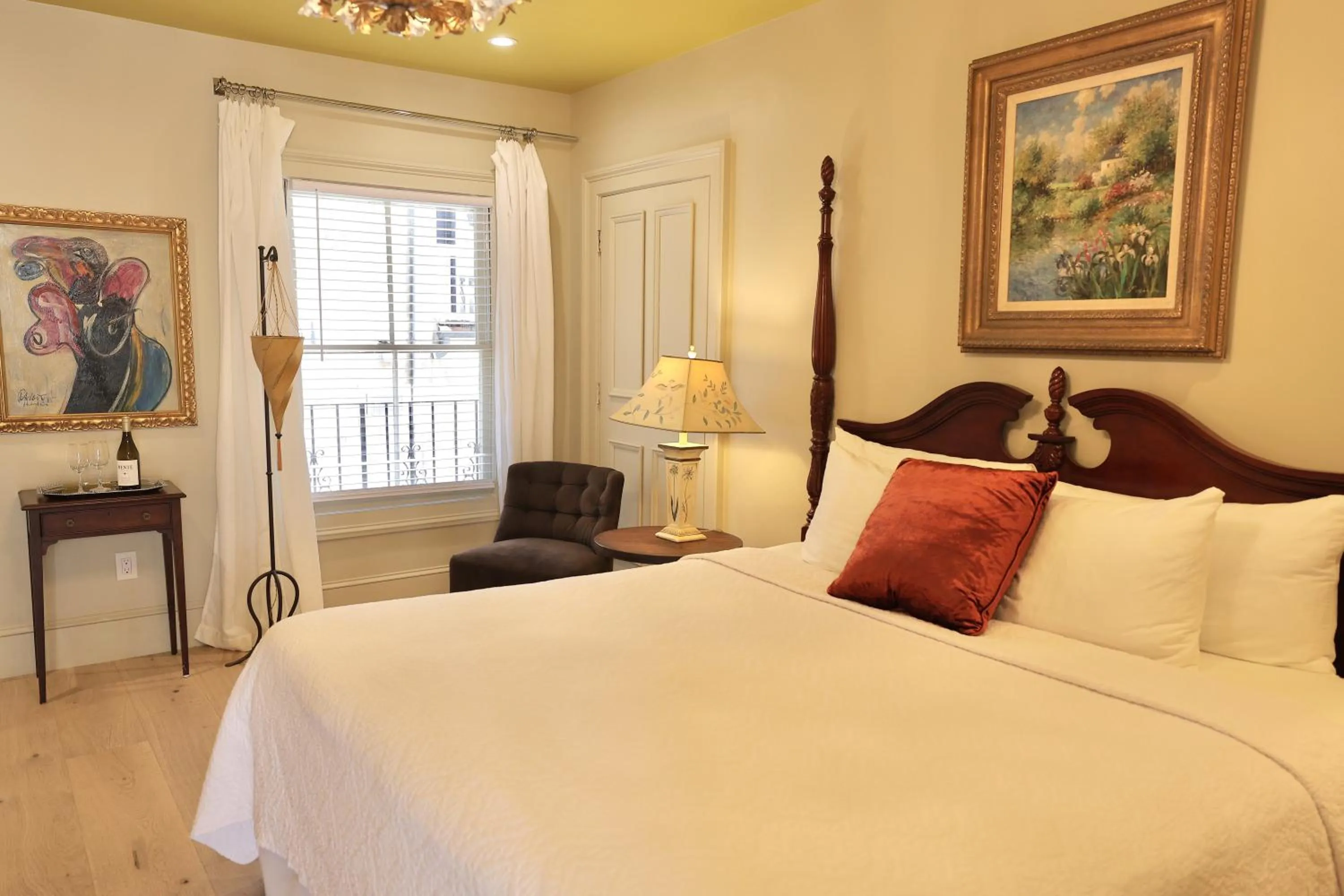 Bedroom, Bed in Foley House Inn